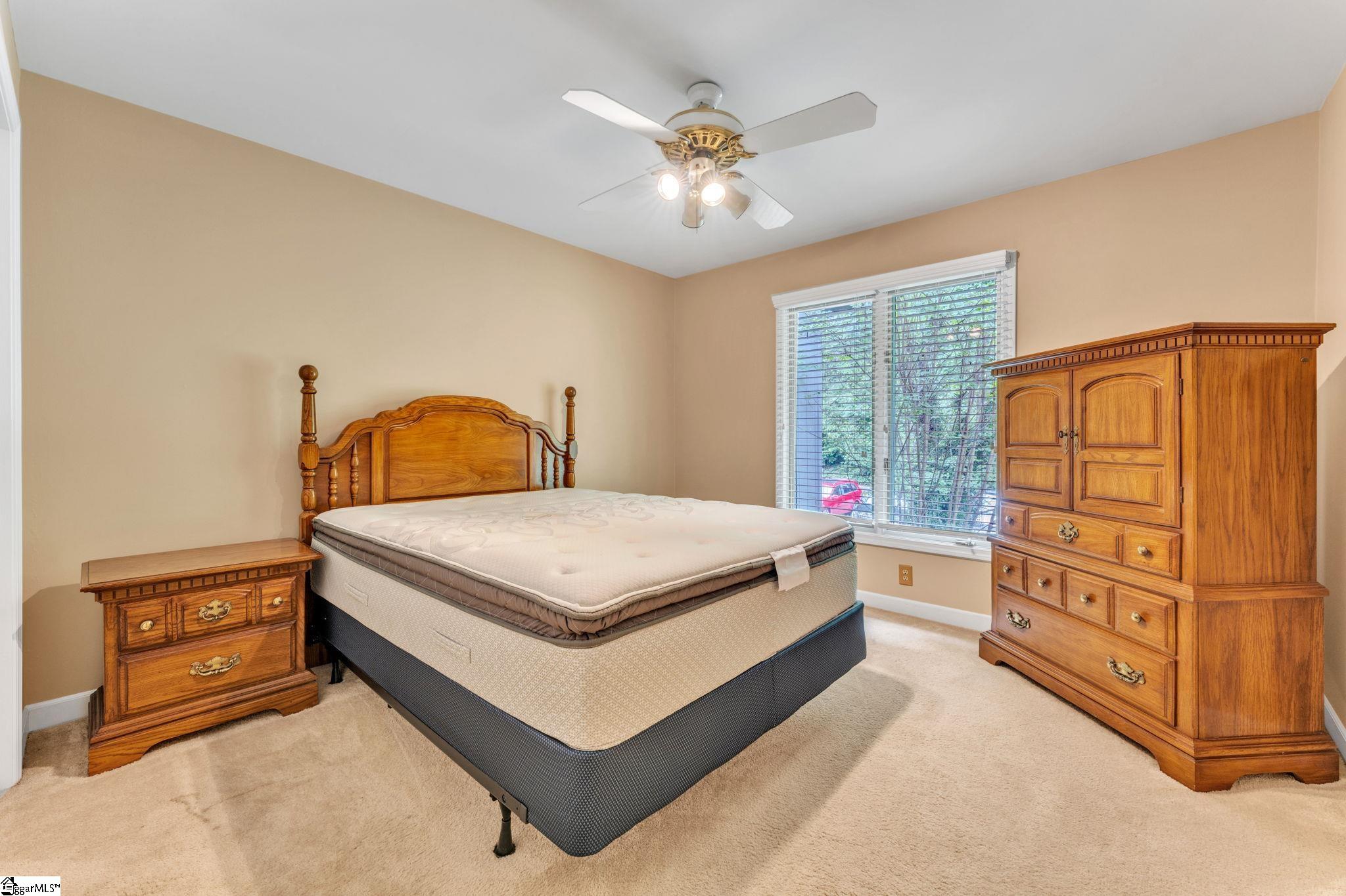 8 Graystone Way Property Photo 16
