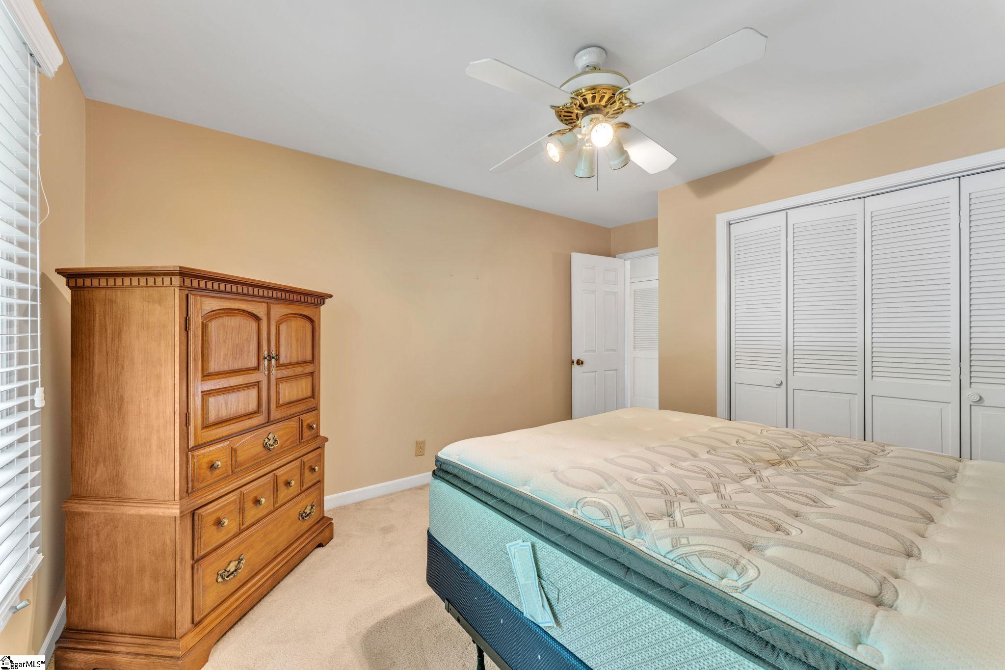 8 Graystone Way Property Photo 17