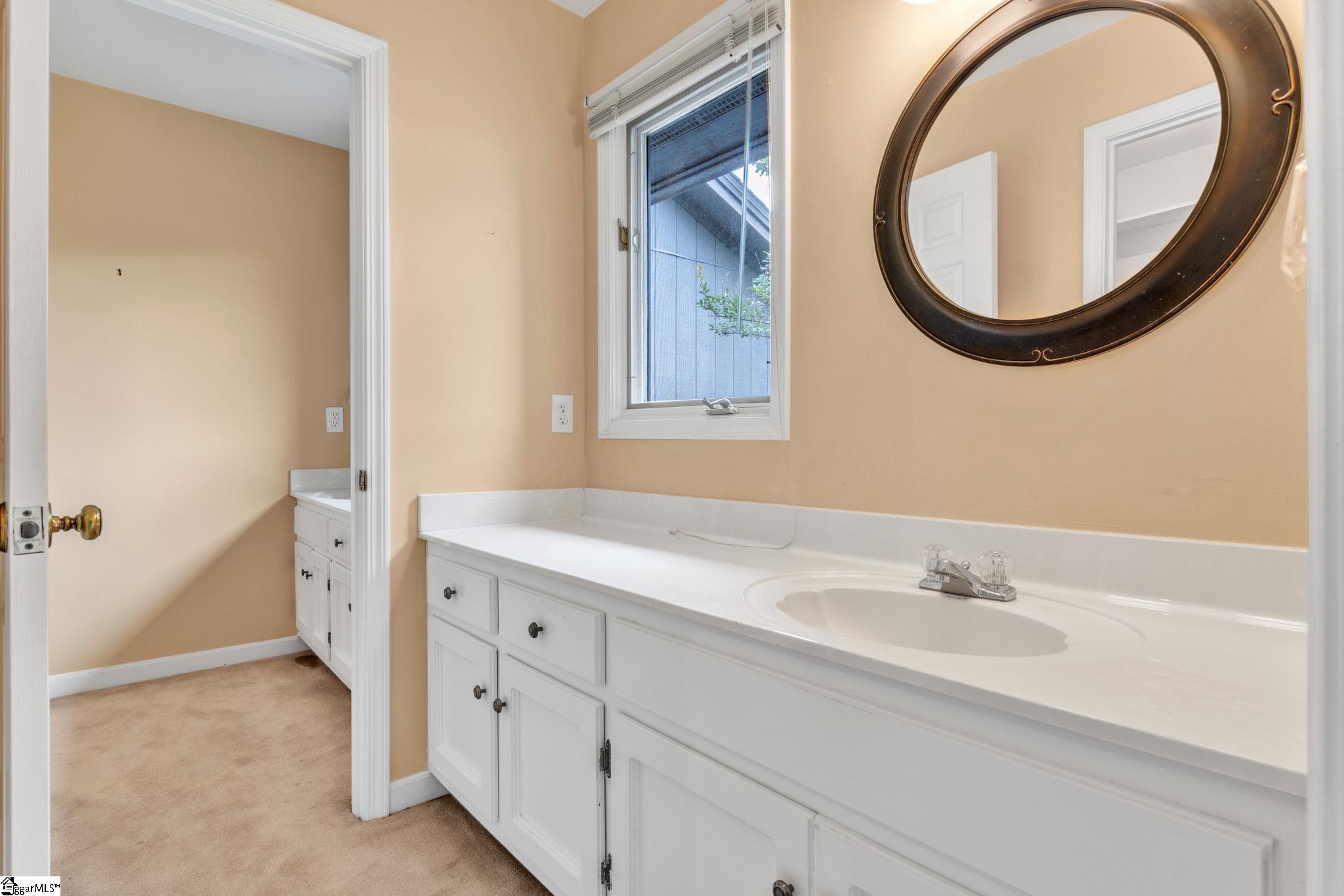 8 Graystone Way Property Photo 18
