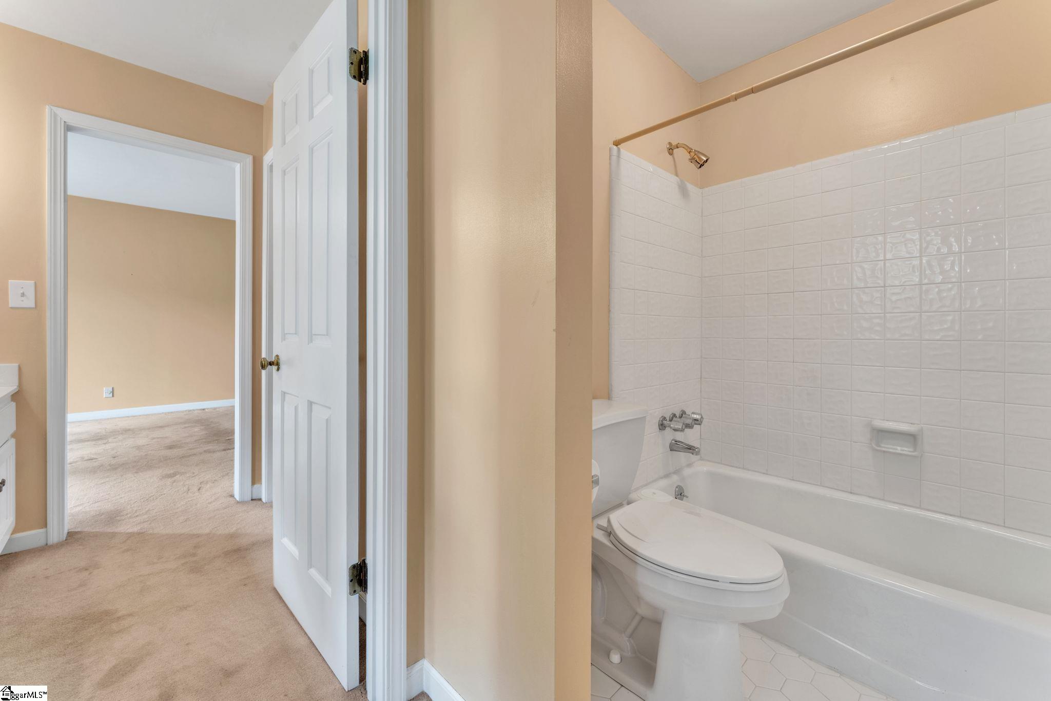 8 Graystone Way Property Photo 19