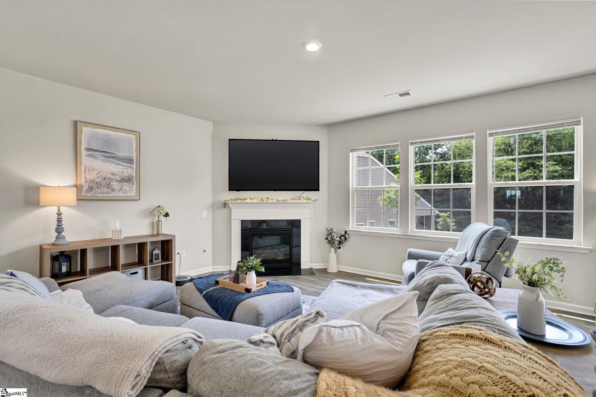 101 Penrose Circle Property Photo 4