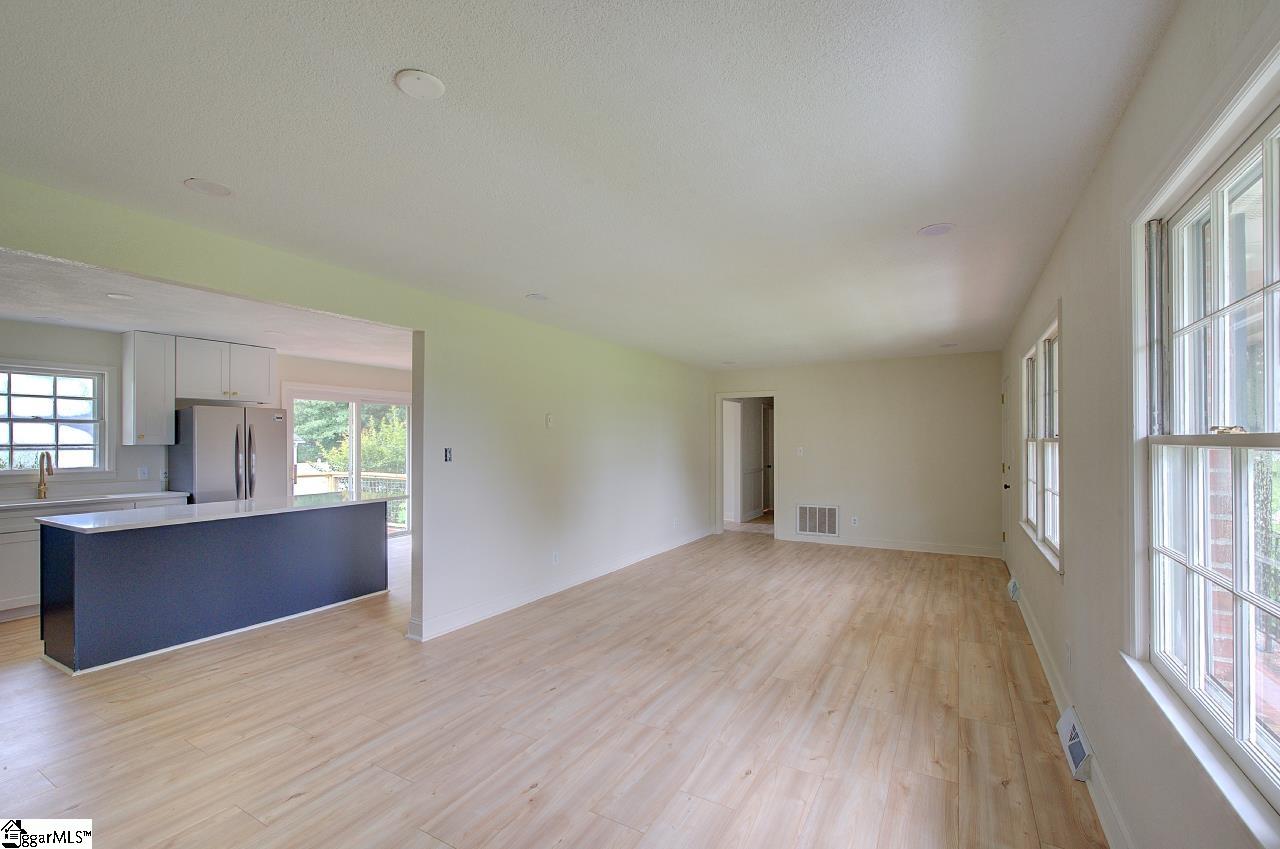 1195 Holly Springs Road Property Photo 8