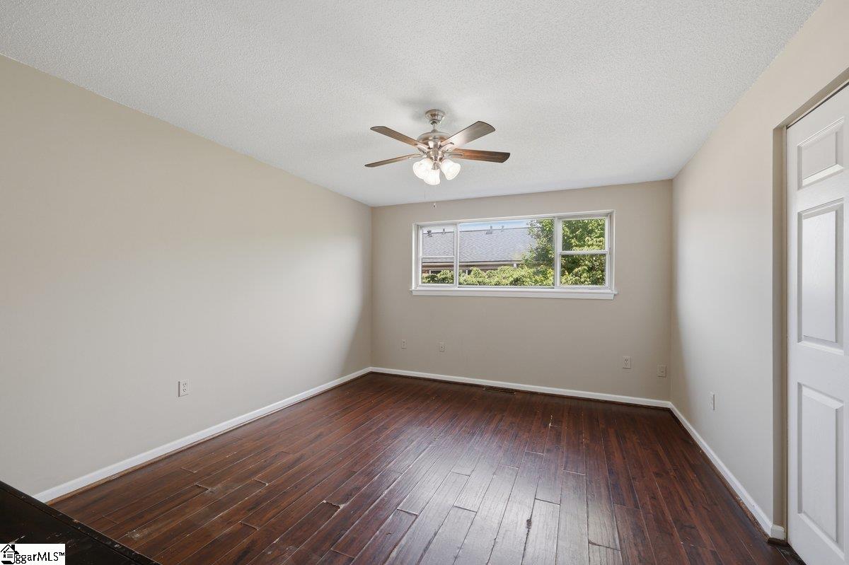 2530 E North Street Property Photo 13