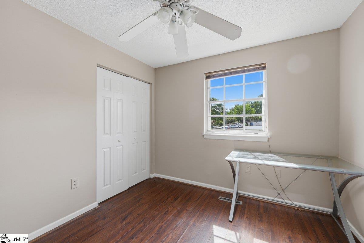 2530 E North Street Property Photo 18