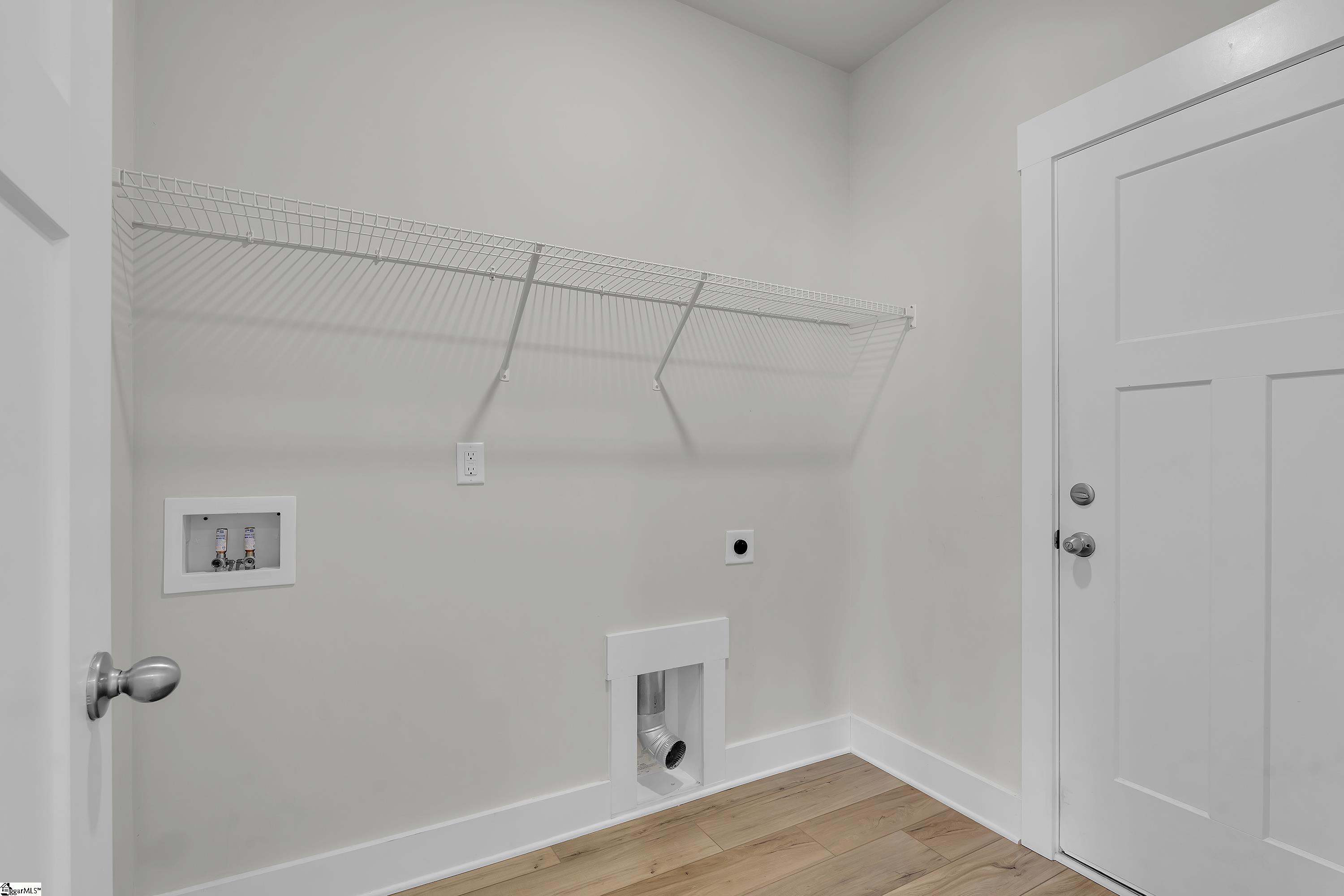 565 Fenwick Drive Property Photo 31