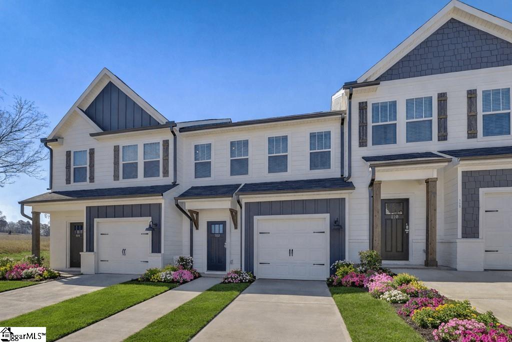 100 Evergrace Way Property Photo 1