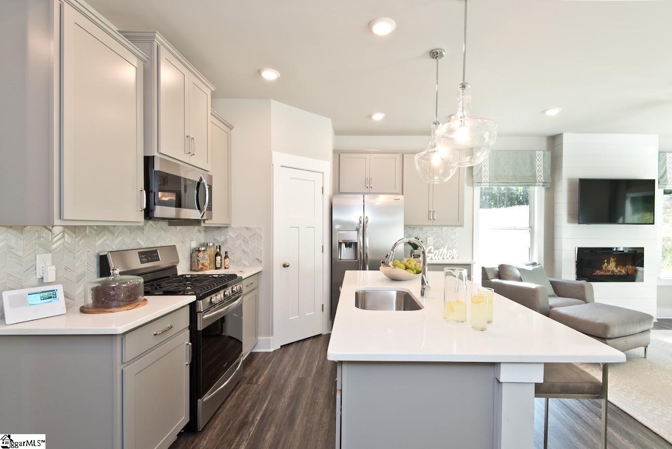 100 Evergrace Way Property Photo 2
