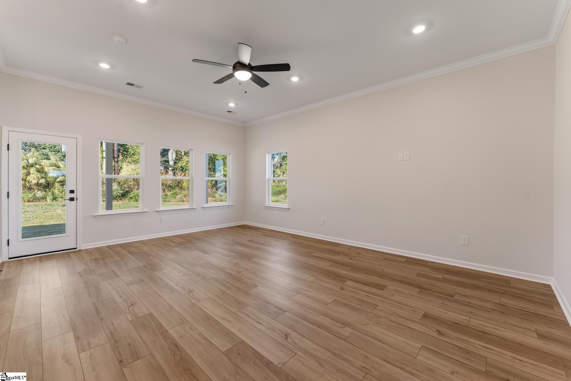 7083 New Horizons Lane Property Photo 3