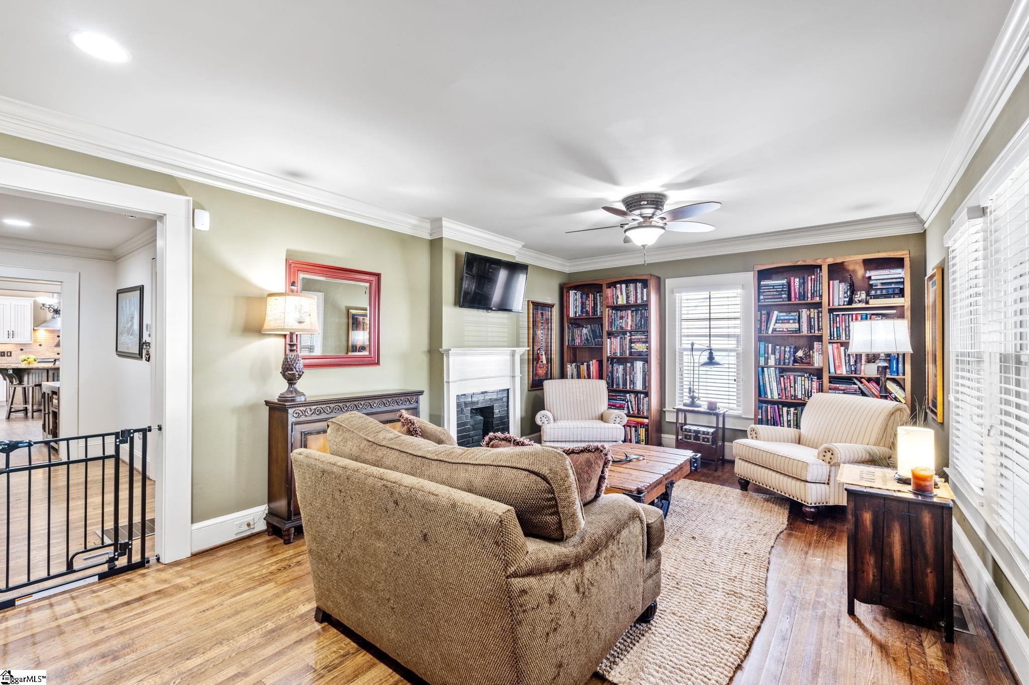 40 Keowee Avenue Property Photo 9