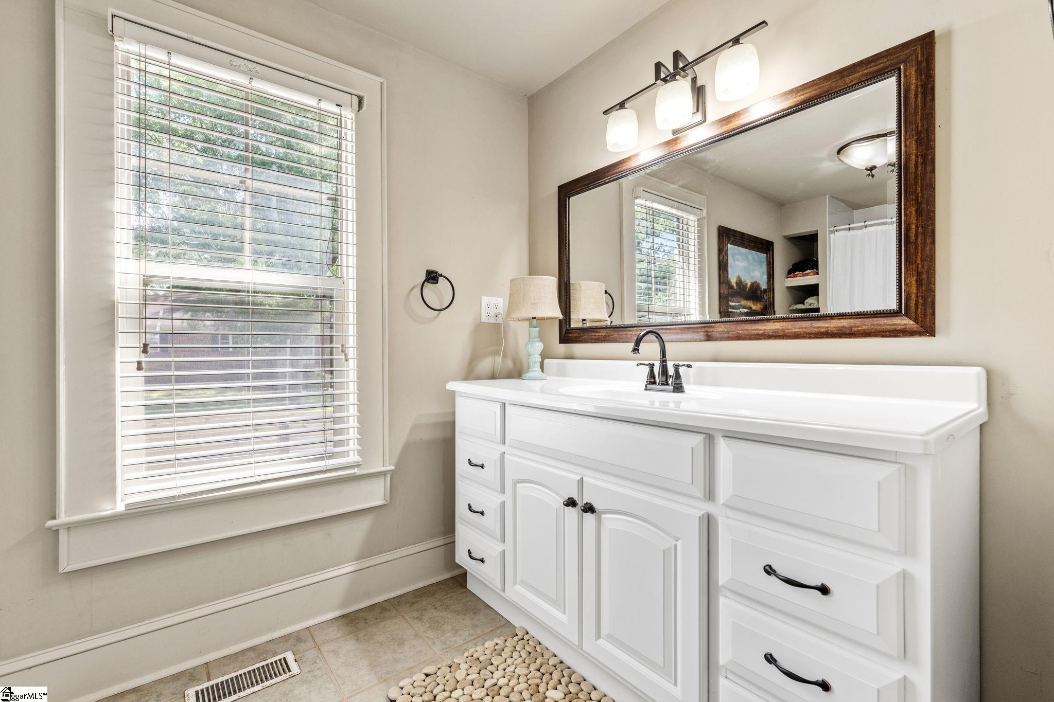 40 Keowee Avenue Property Photo 15