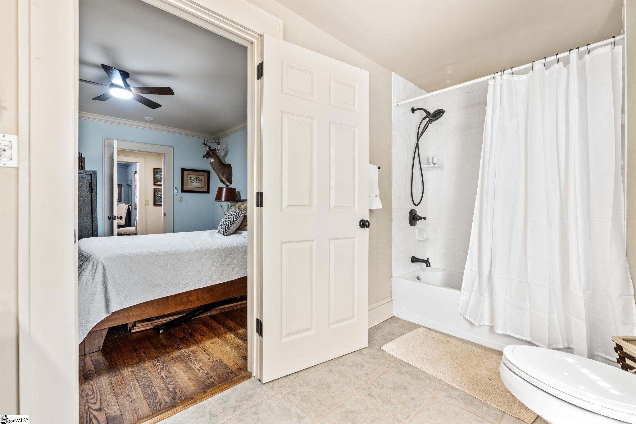 40 Keowee Avenue Property Photo 16