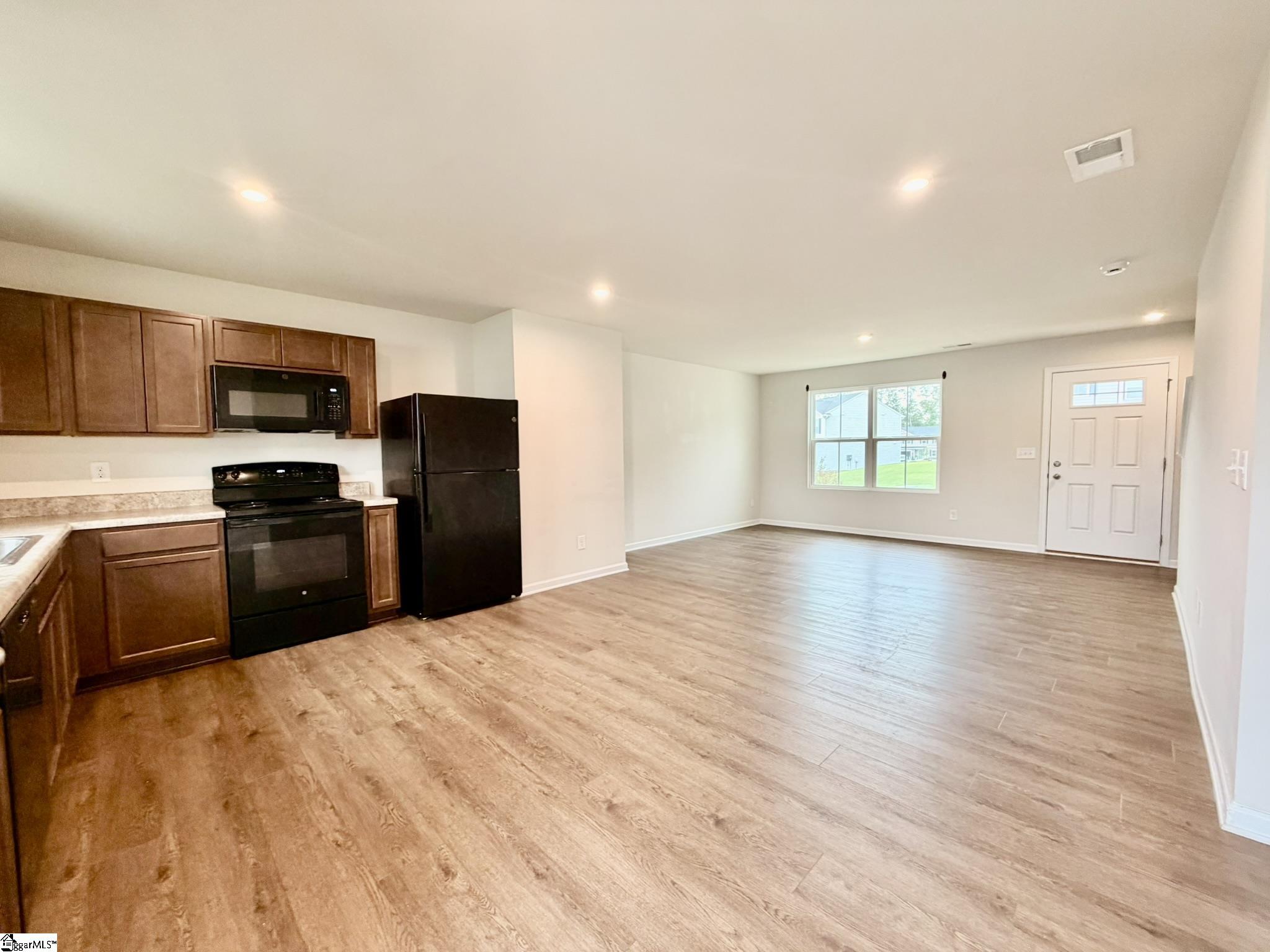 818 Cranbrook Drive Property Photo 4