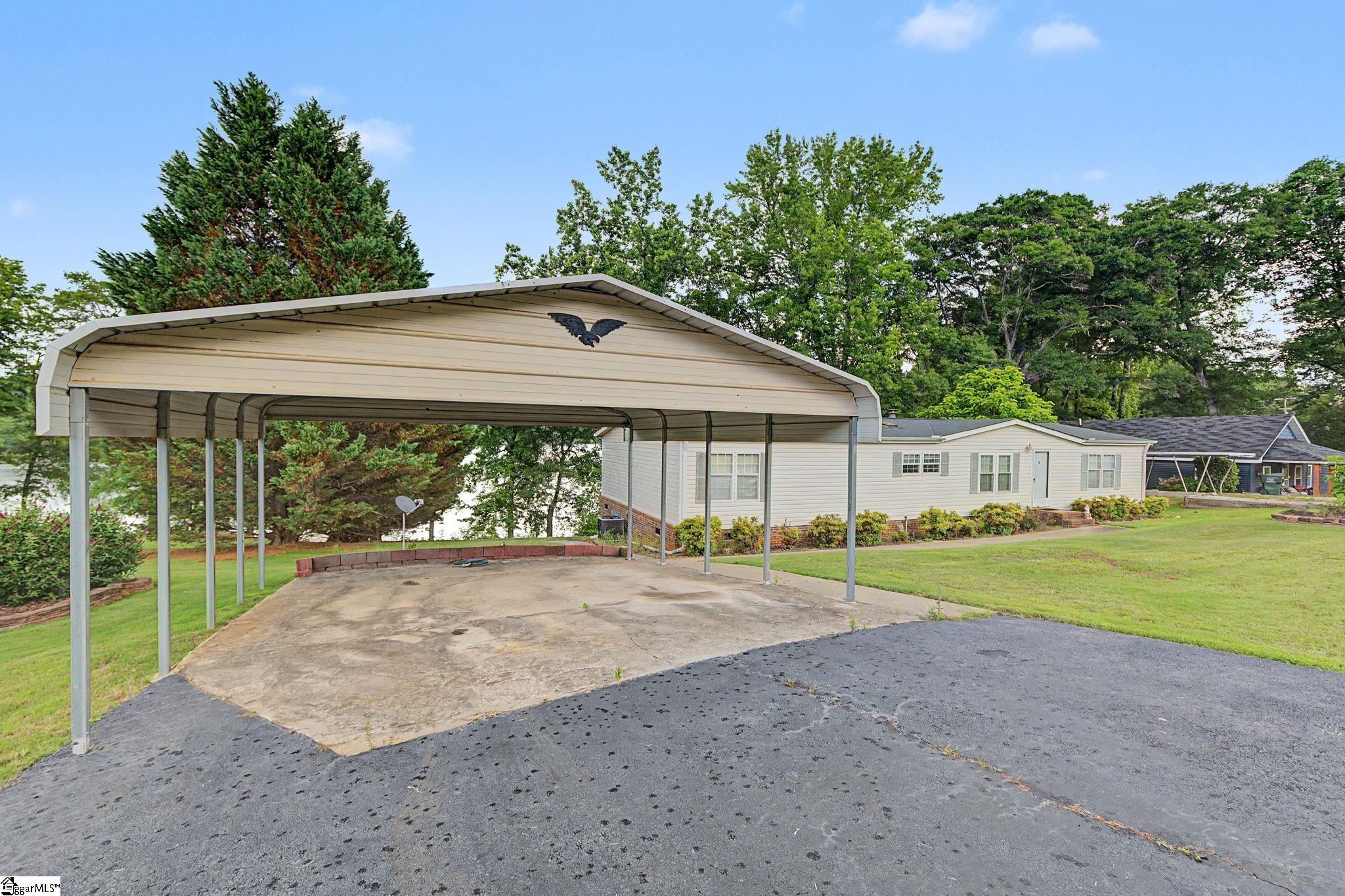 1754 Memorial Drive Extension Property Photo 3