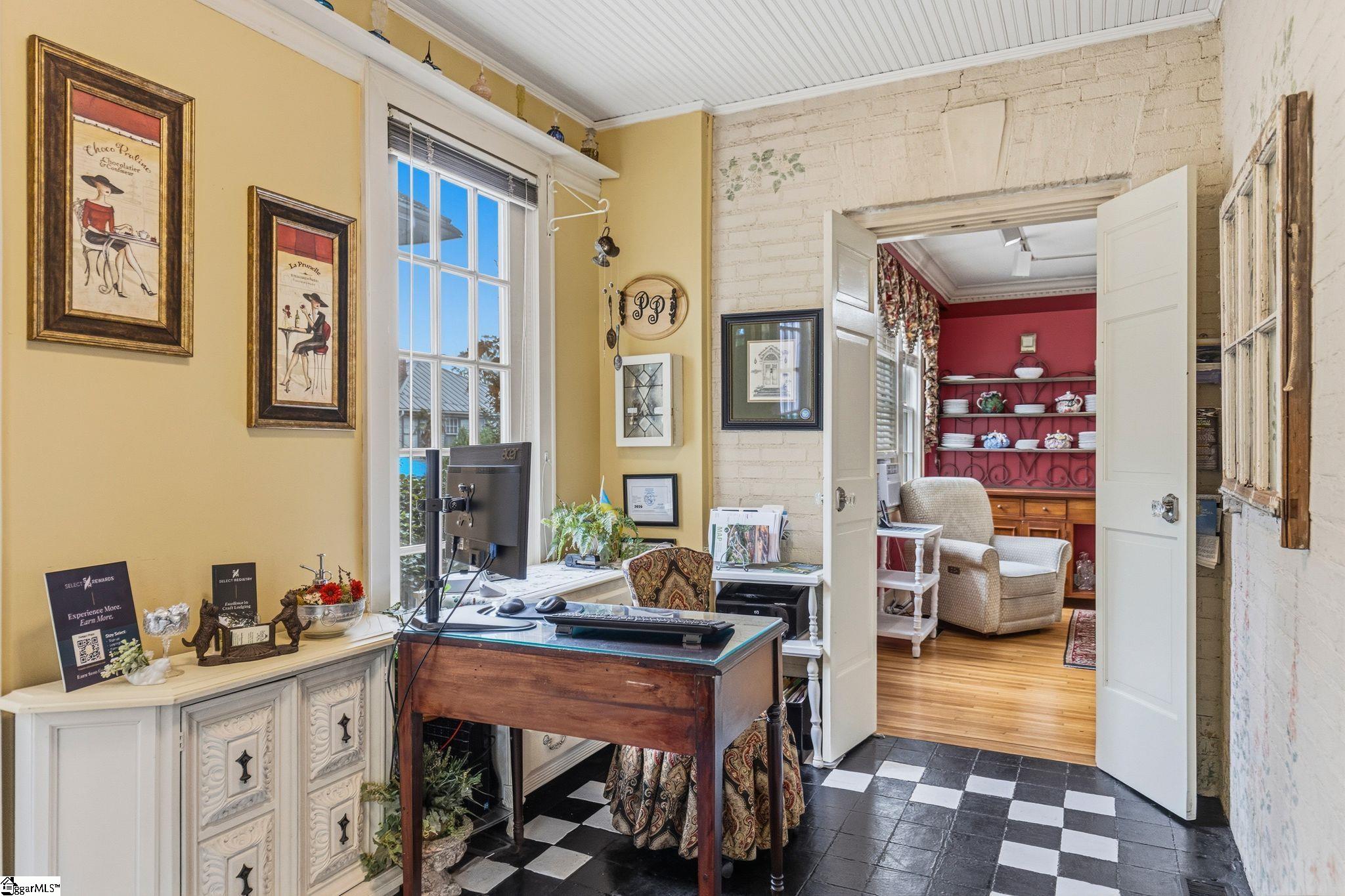 1593528 Property Photo 17