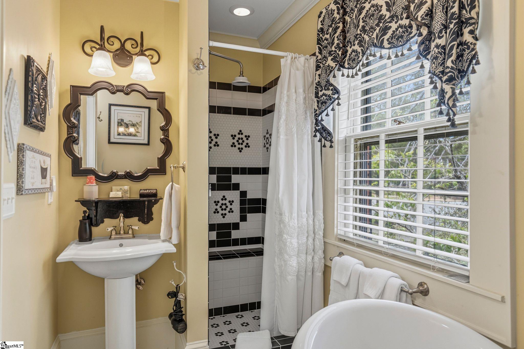 1593528 Property Photo 32