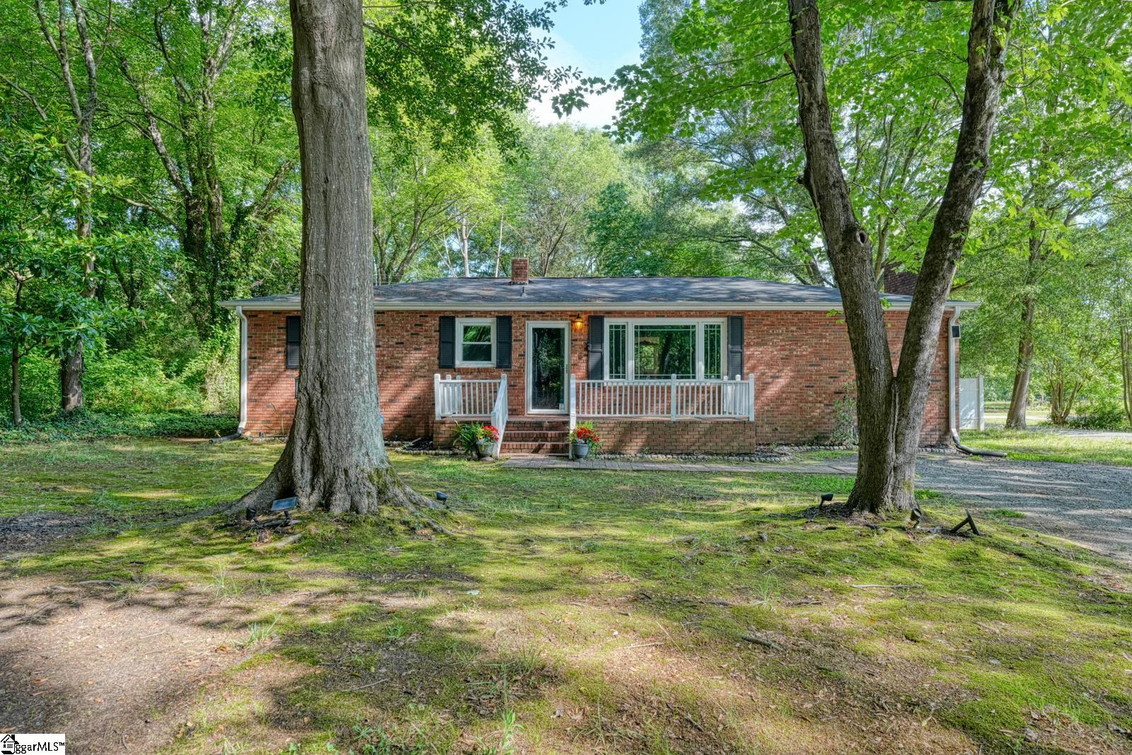 110 Chapman Circle Property Photo 2