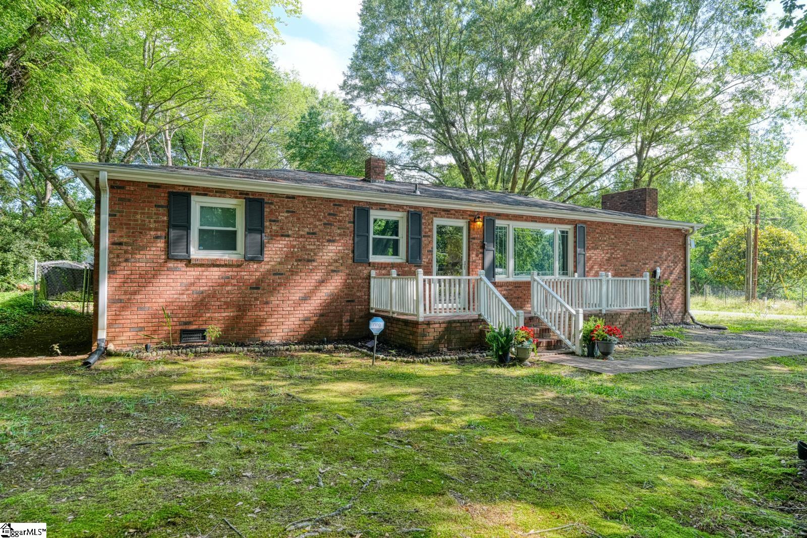 110 Chapman Circle Property Photo 3