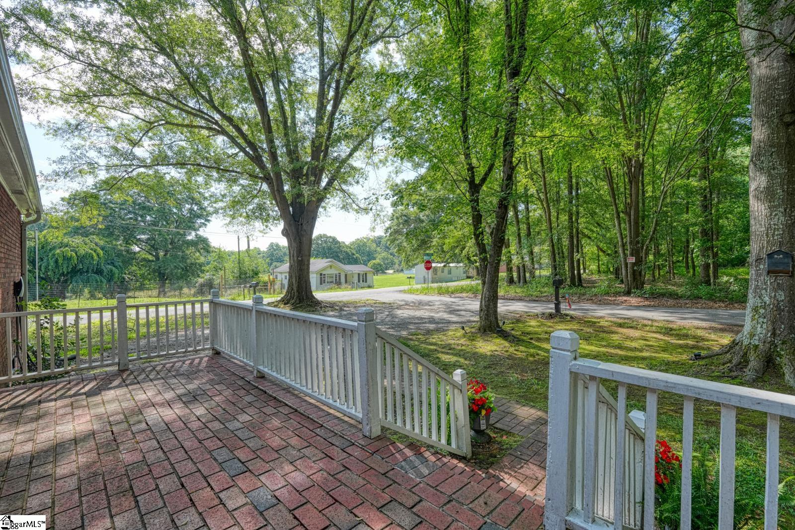 110 Chapman Circle Property Photo 5