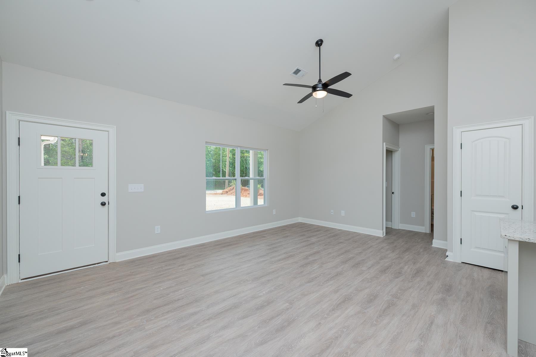 502 Hellams Road Property Photo 8
