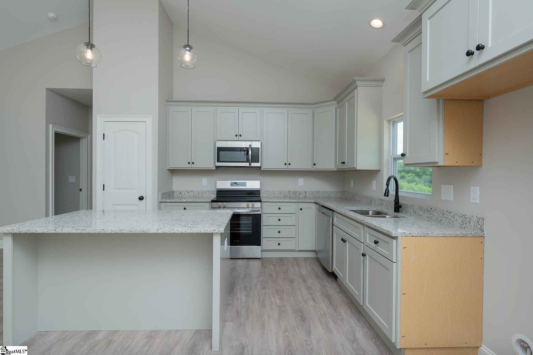 502 Hellams Road Property Photo 10