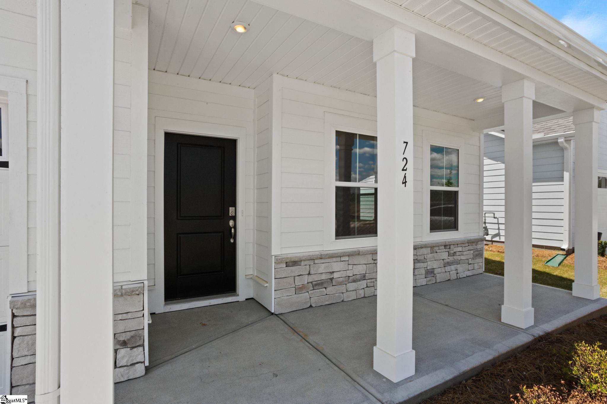 724 Beautyberry Way Property Photo 2