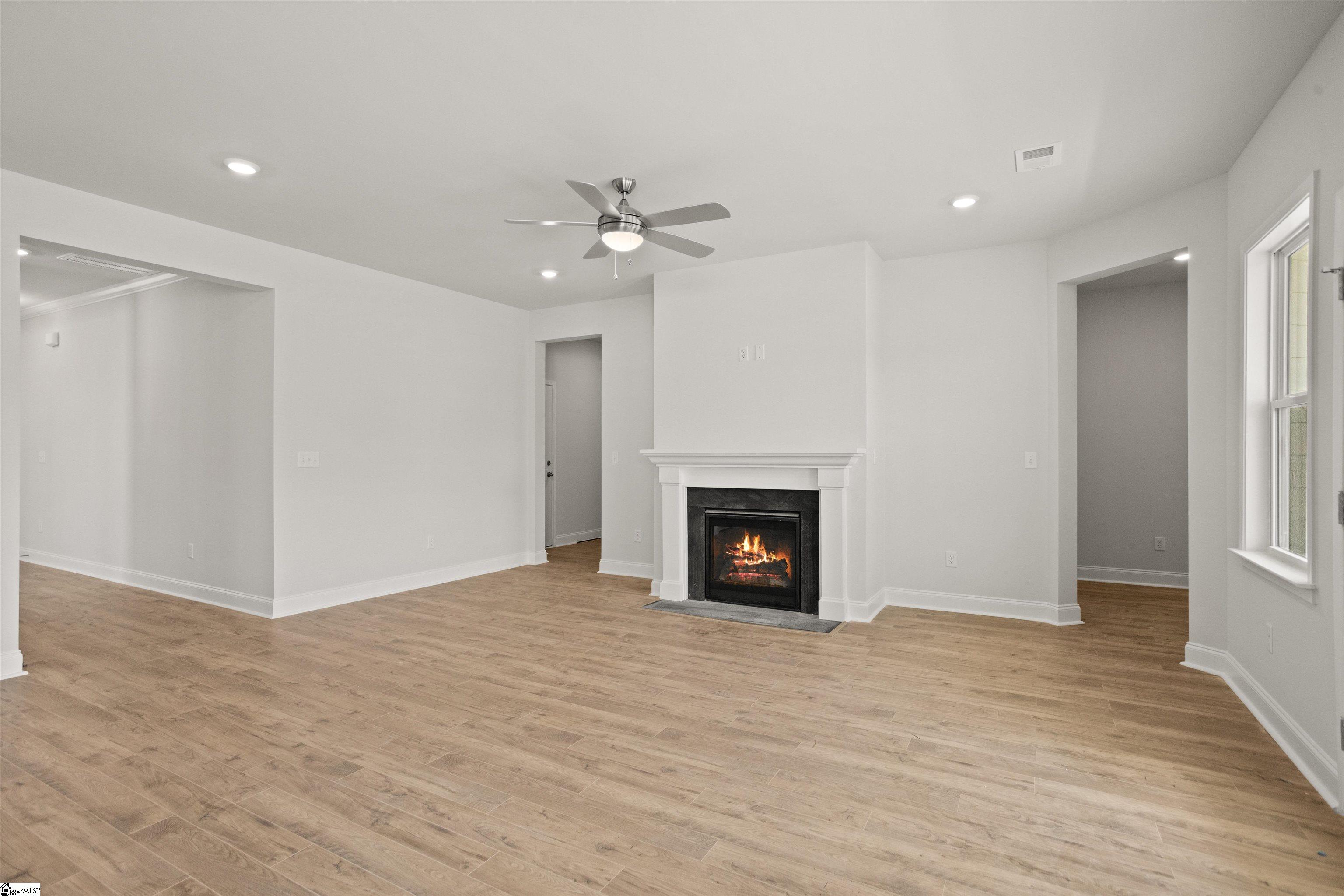 724 Beautyberry Way Property Photo 8