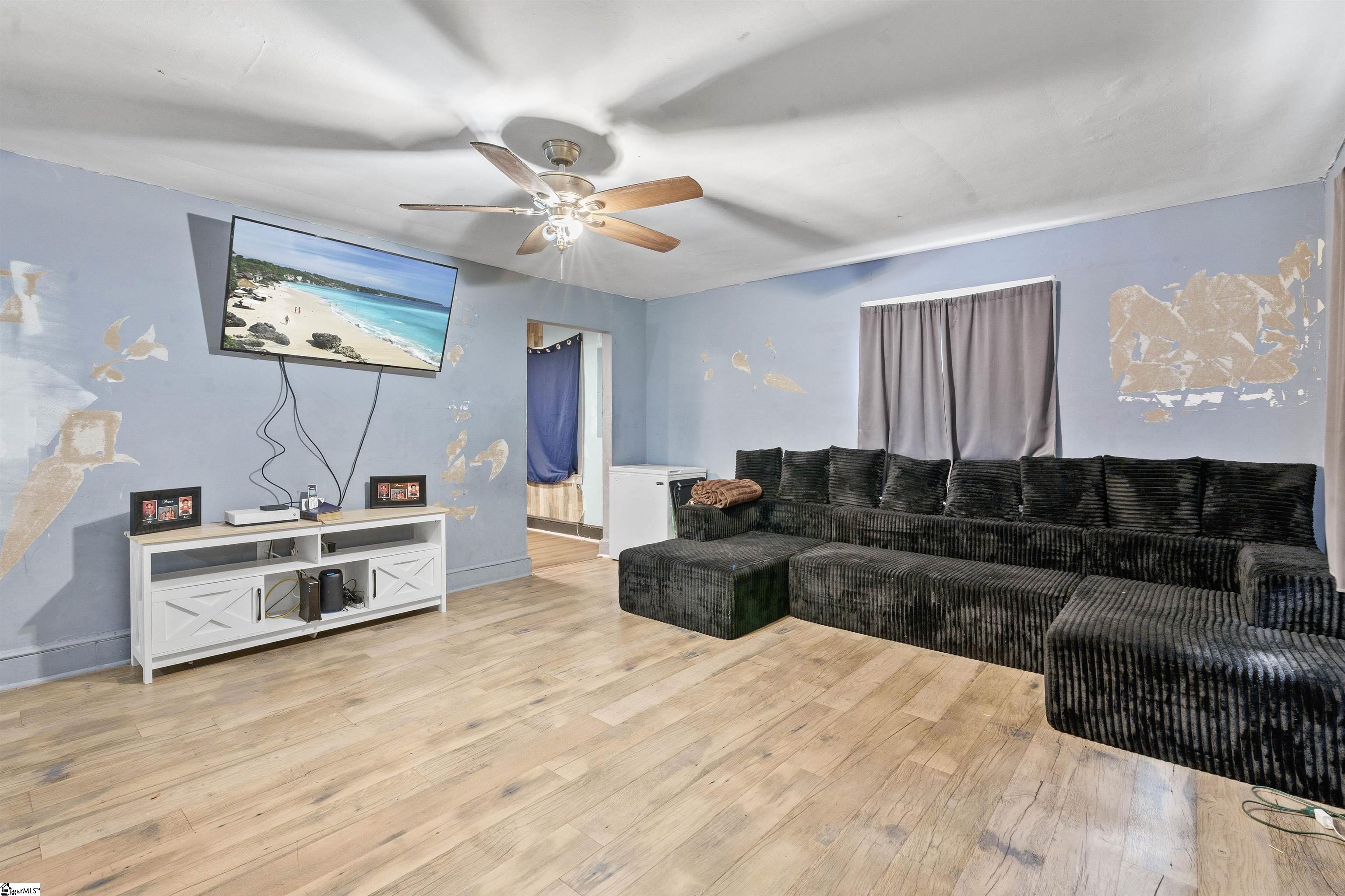 104 Carolyn Drive Property Photo 4