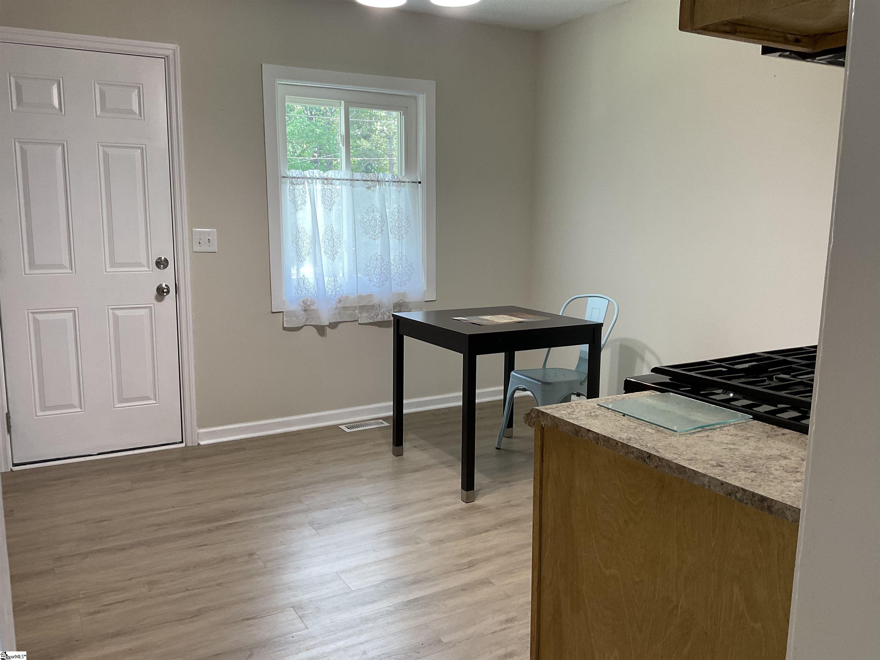 407 Old Farm Road Property Photo 12