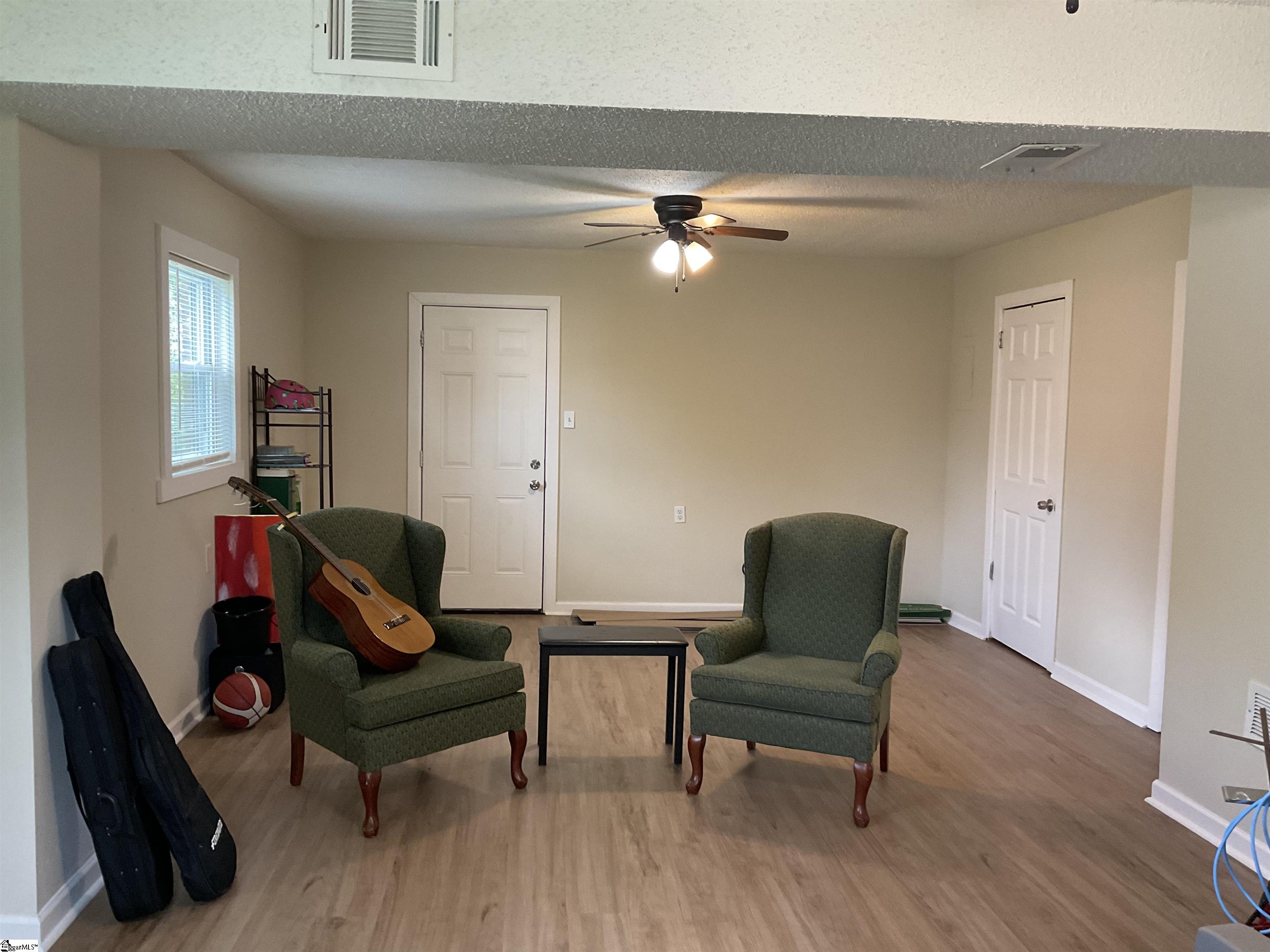407 Old Farm Road Property Photo 16