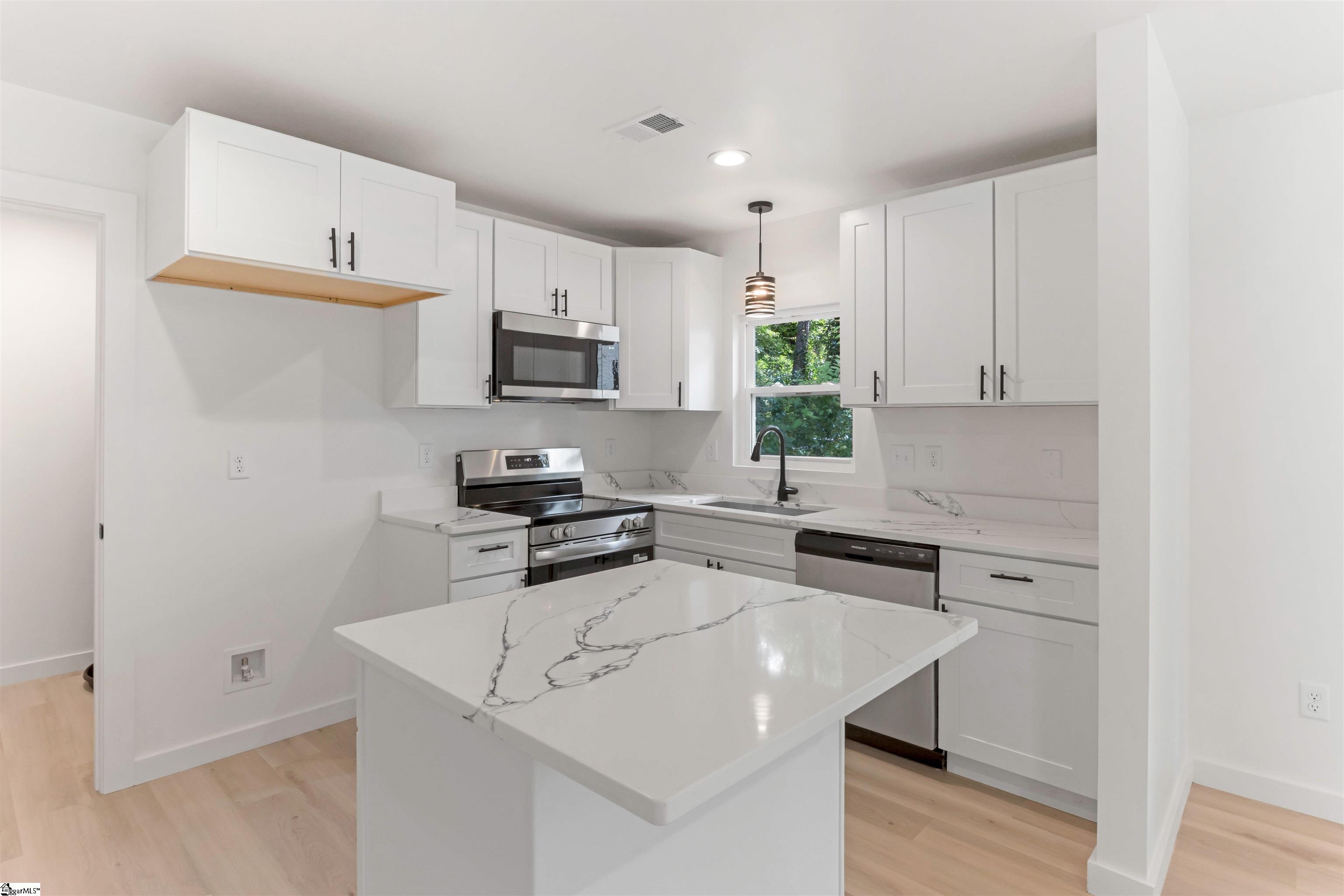 353 St Andrews Street Property Photo 4