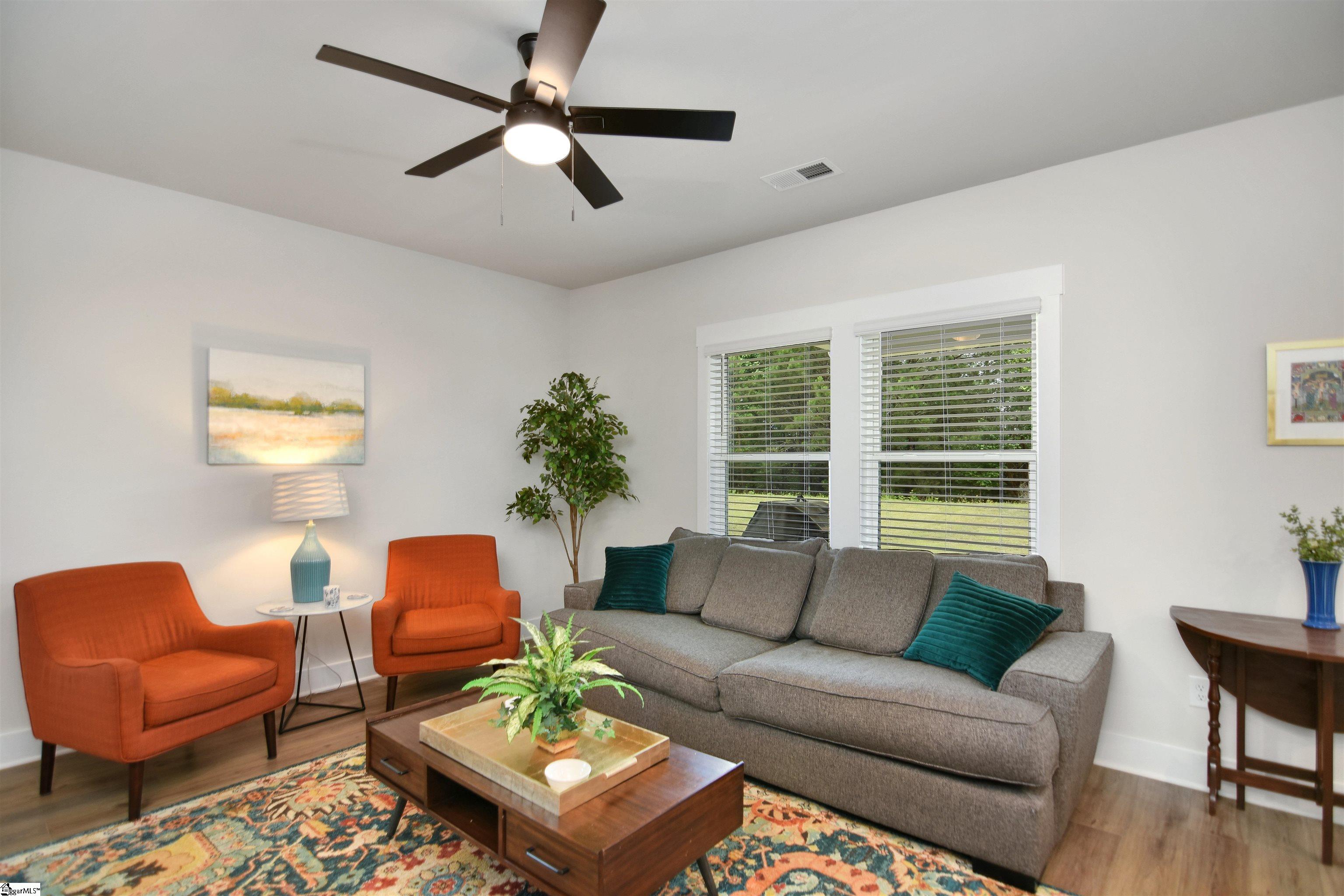 105 Boren Way Property Photo 5