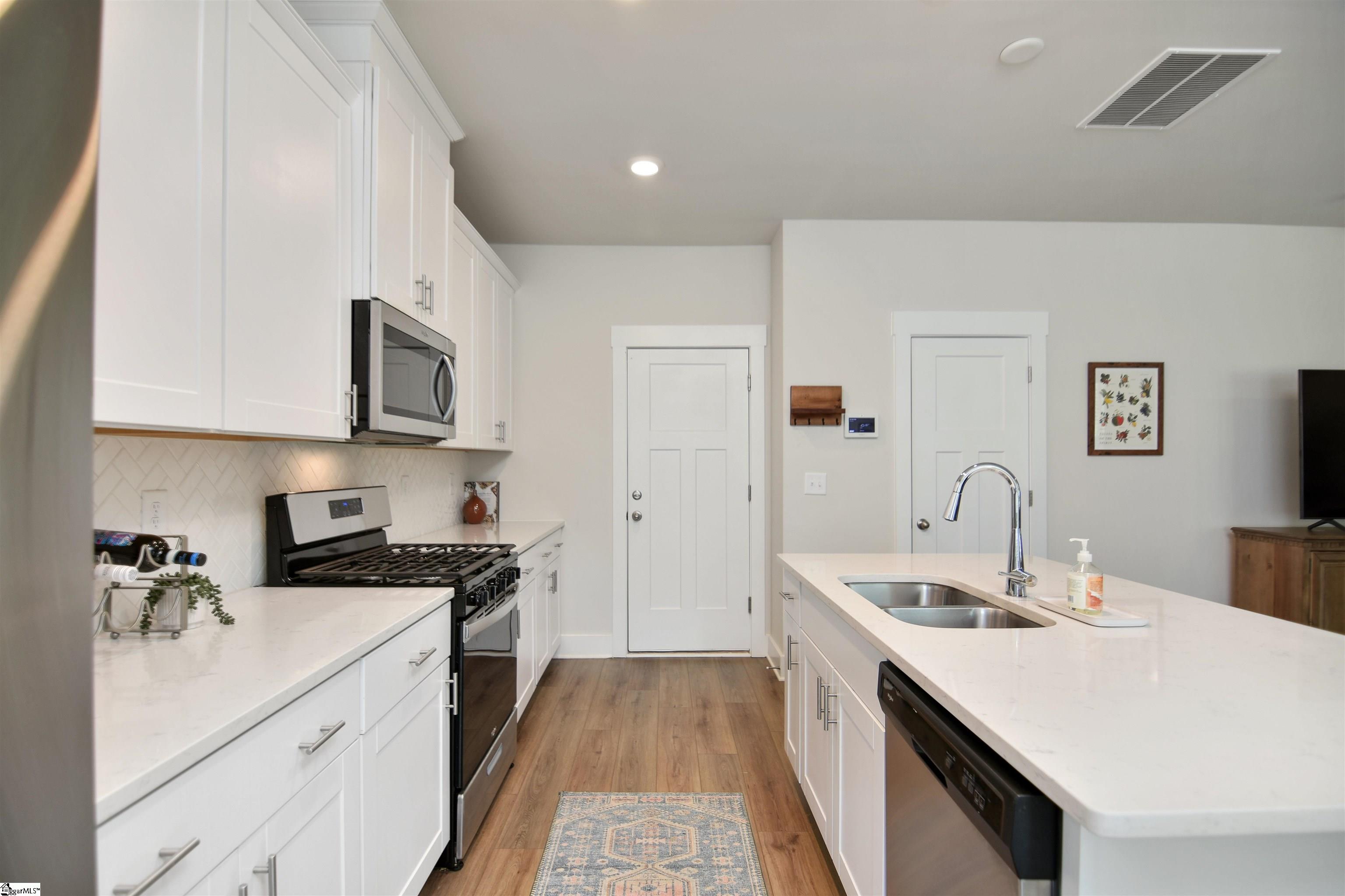 105 Boren Way Property Photo 11