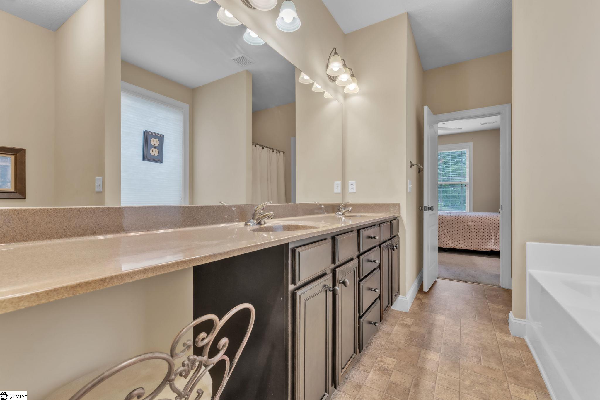 21 Dolerite Drive Property Photo 16