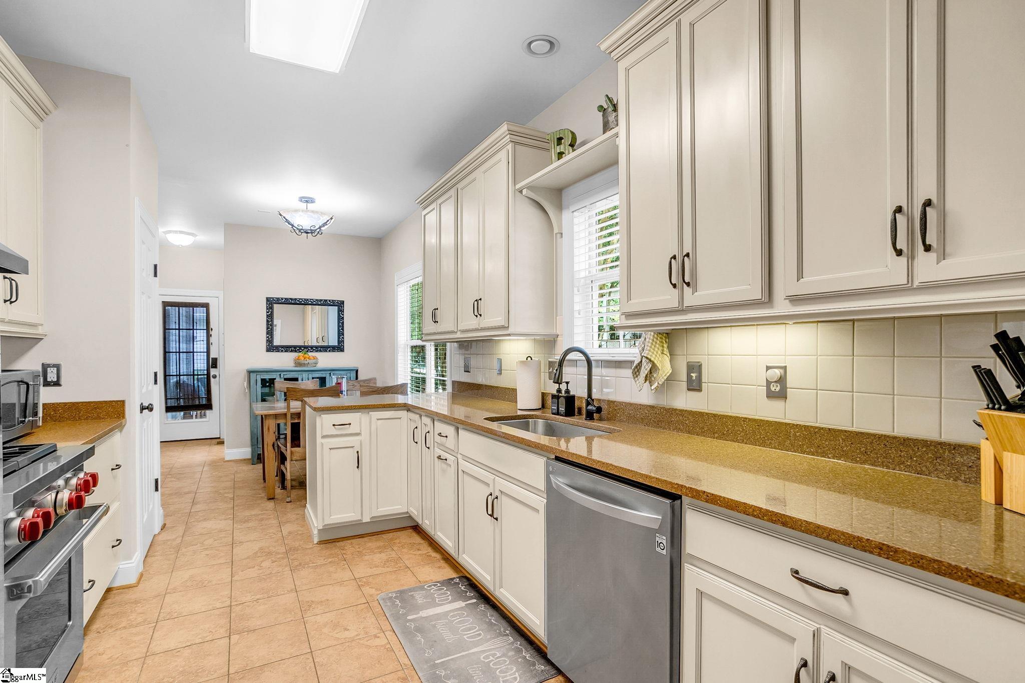 126 Chessington Lane Property Photo 13