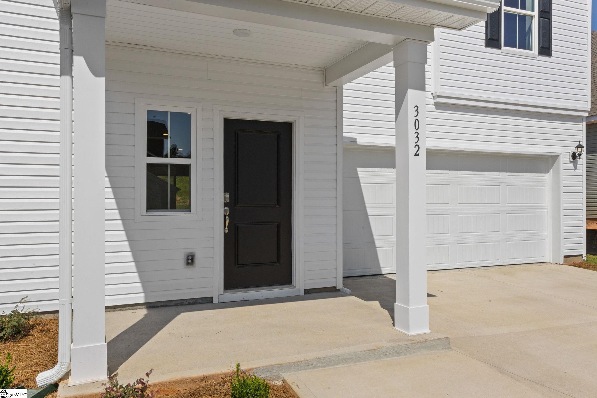 1593674 Property Photo 3