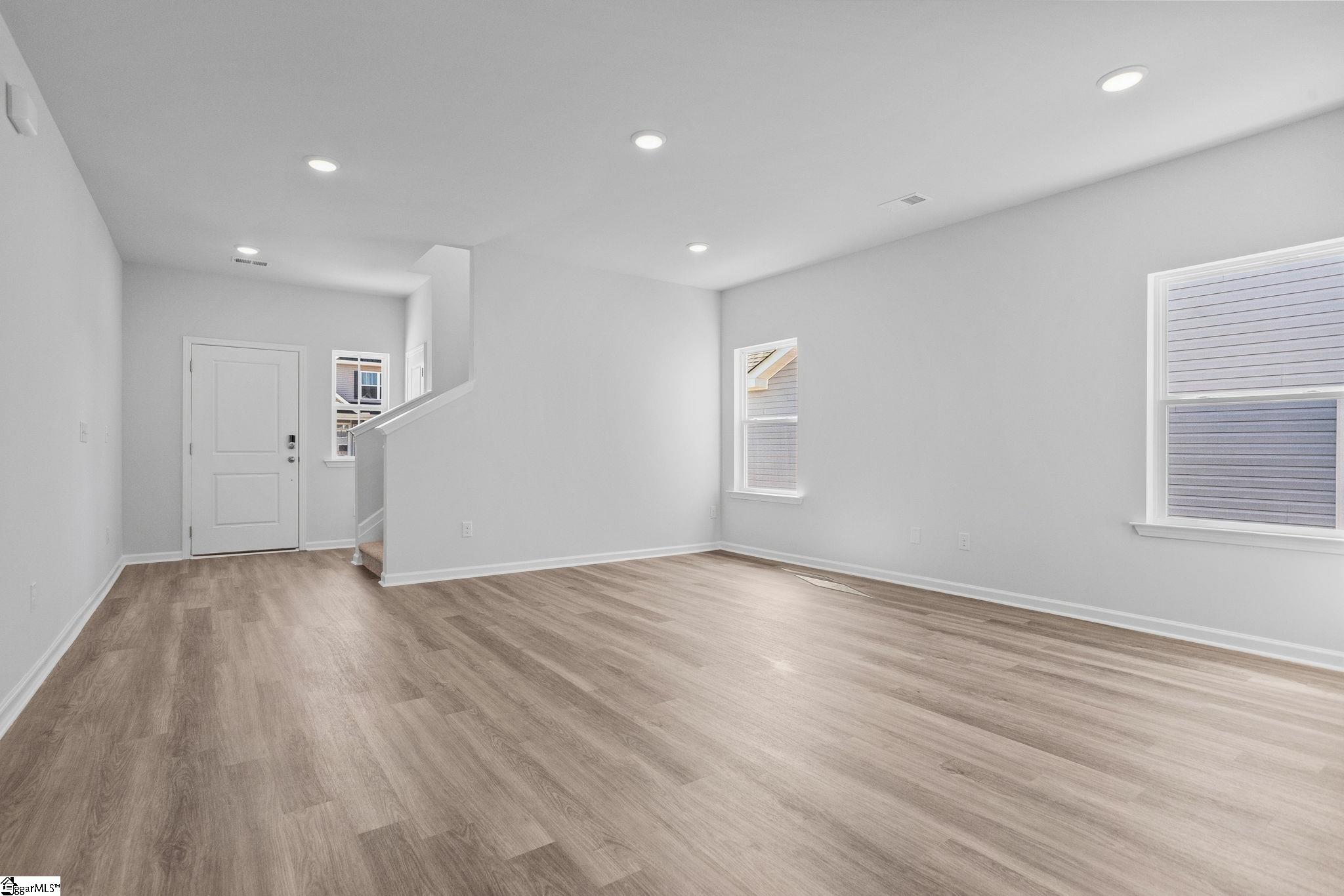 1593674 Property Photo 6