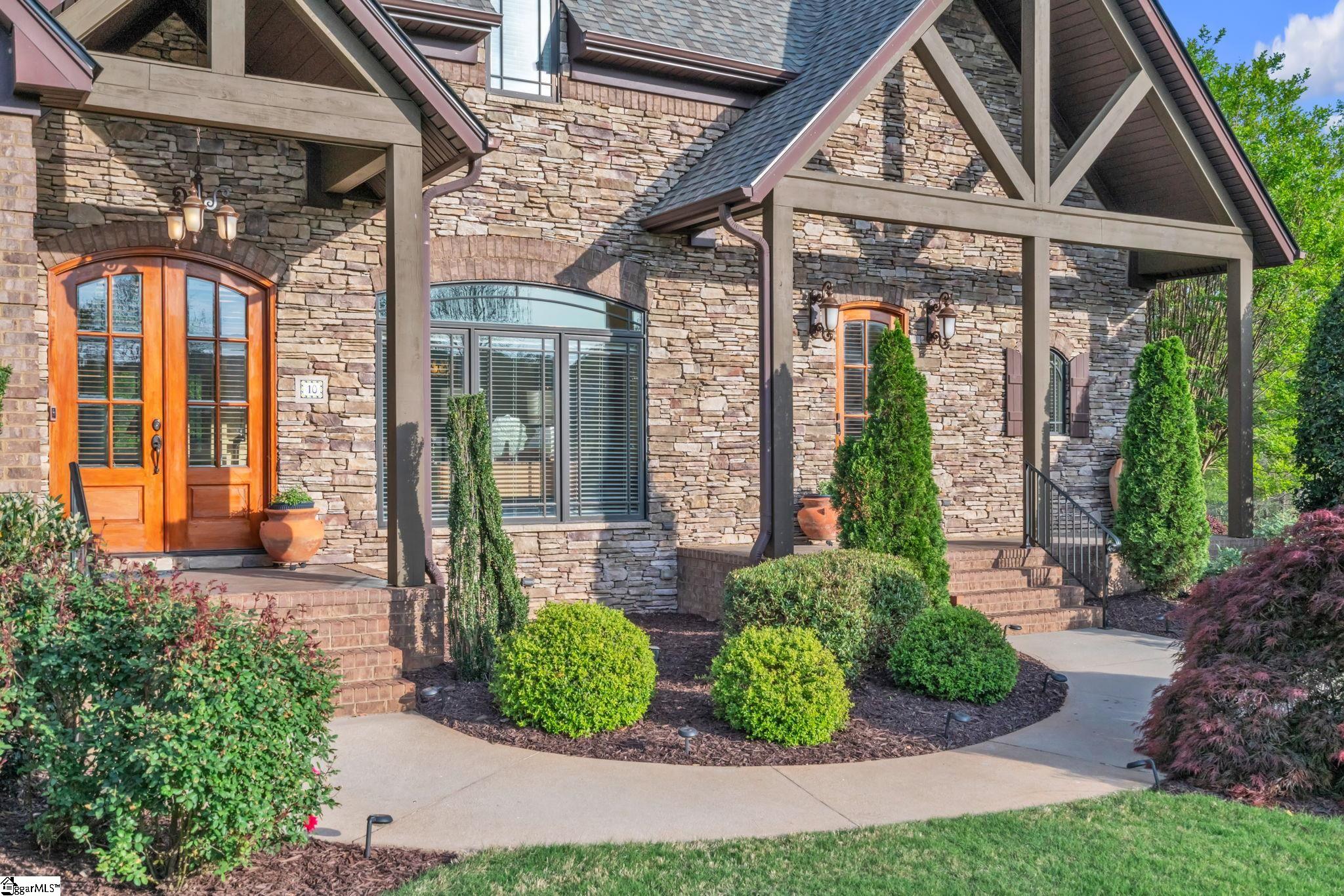 10 Great Lawn Drive Property Photo 3