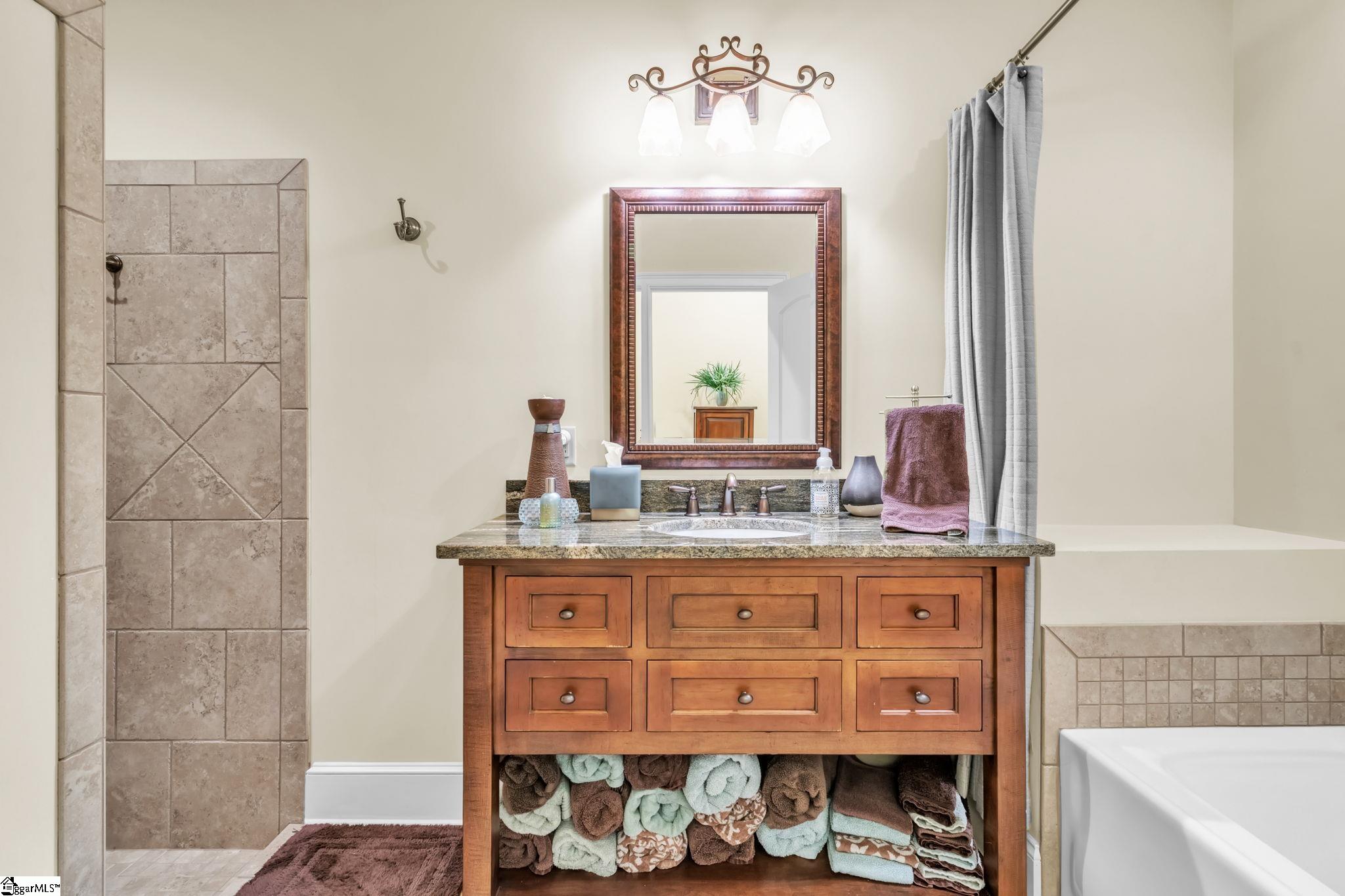 10 Great Lawn Drive Property Photo 28