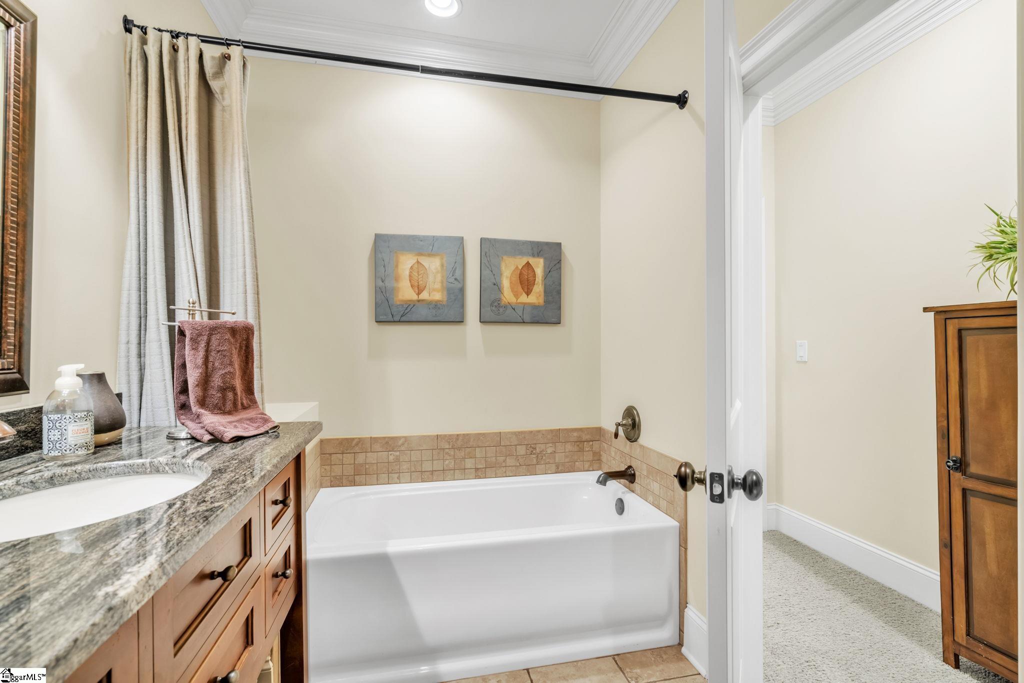 10 Great Lawn Drive Property Photo 29