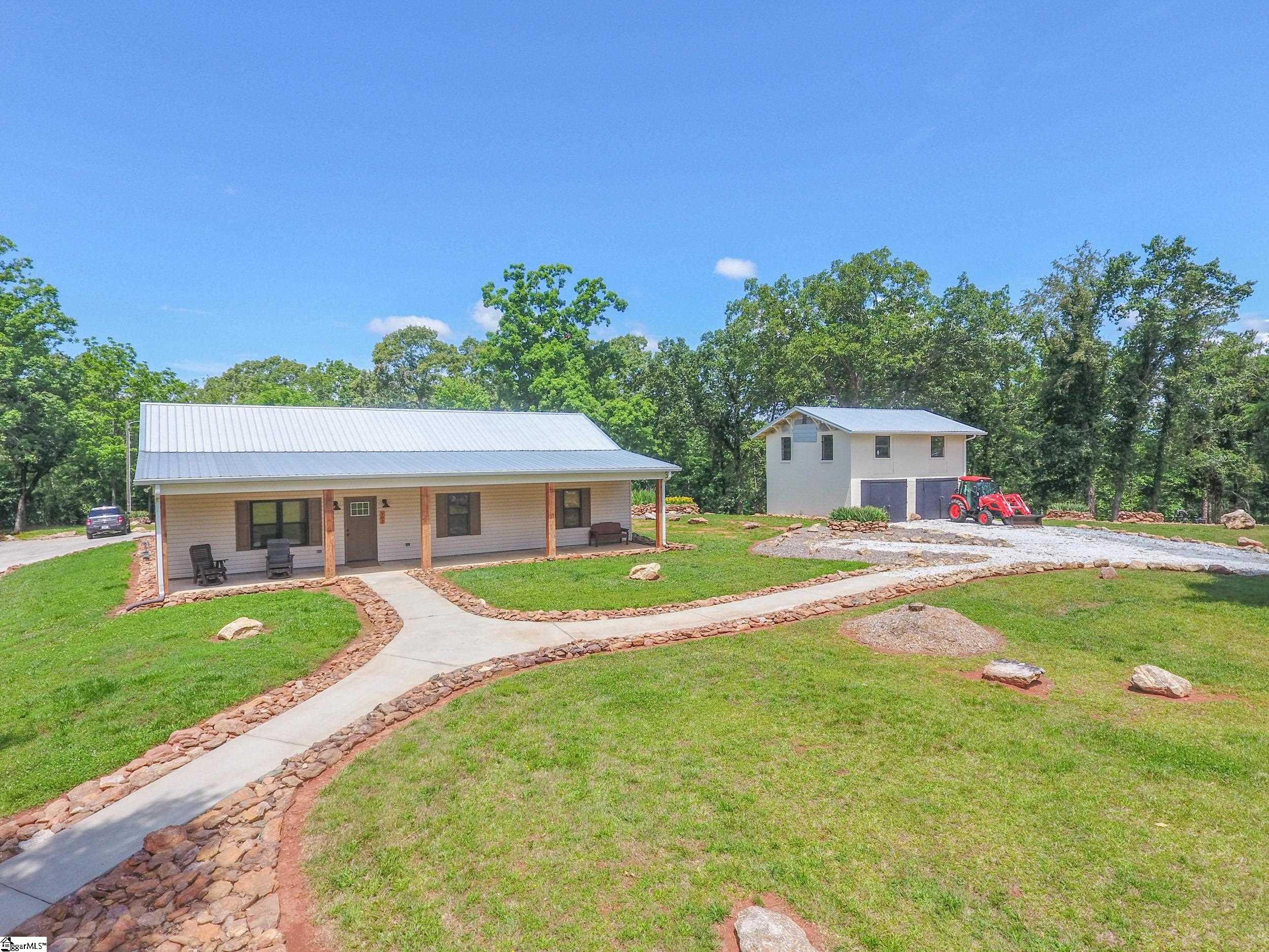 303 N Norris Drive Property Photo 1