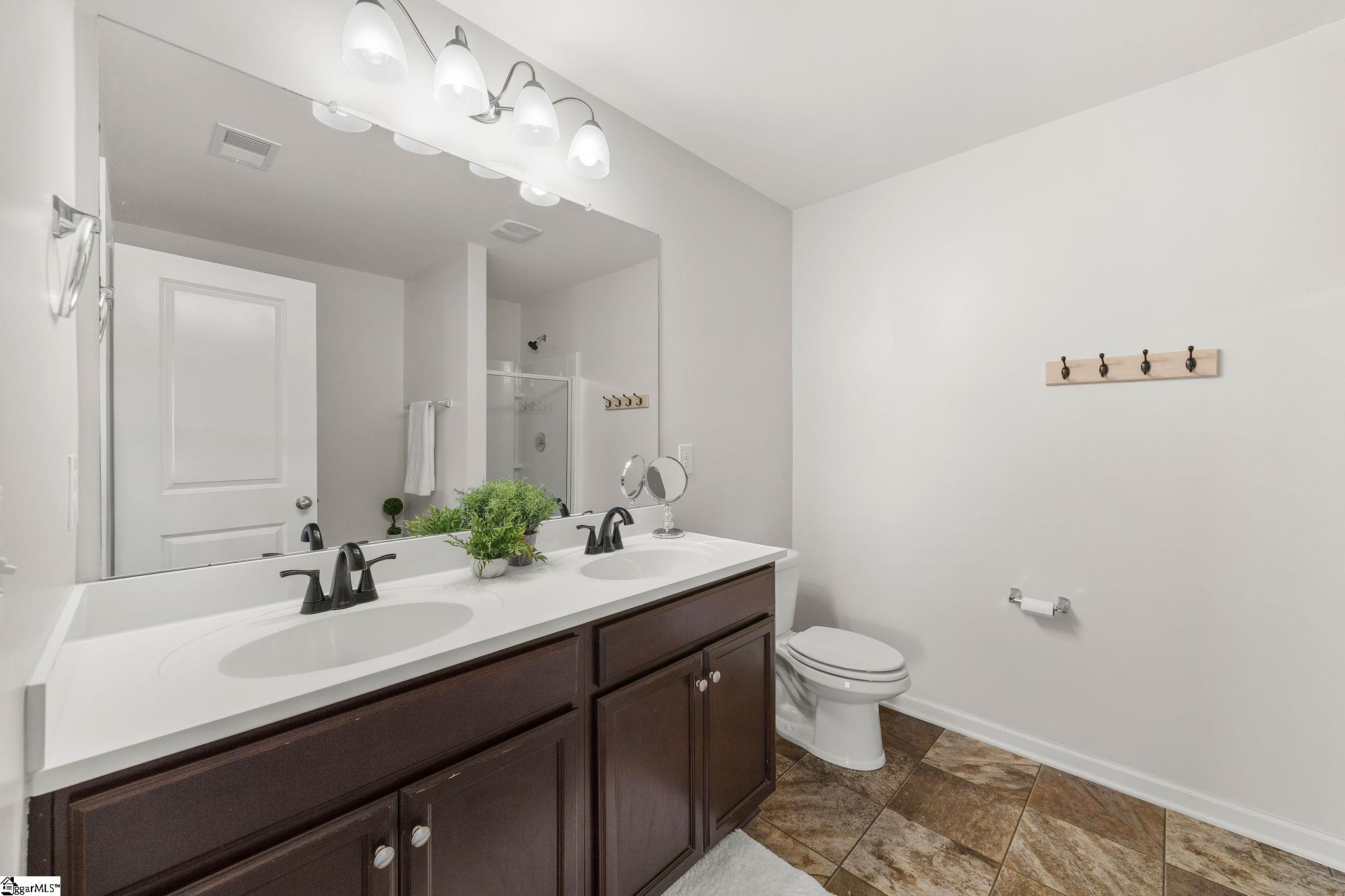 308 Cabot Hill Lane Property Photo 25