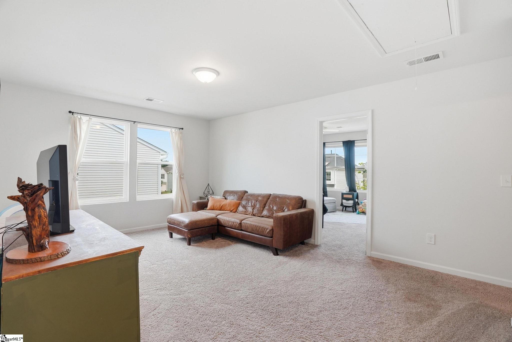 328 Whittier Street Property Photo 8