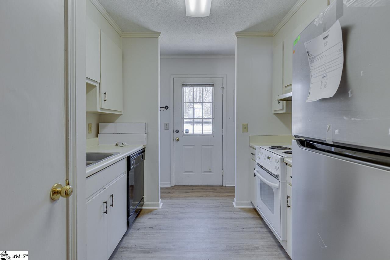 412 John Street Property Photo 5