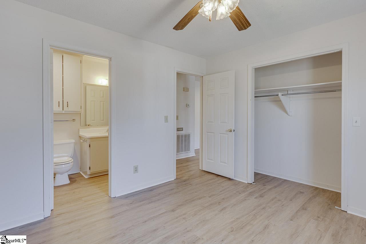 412 John Street Property Photo 10