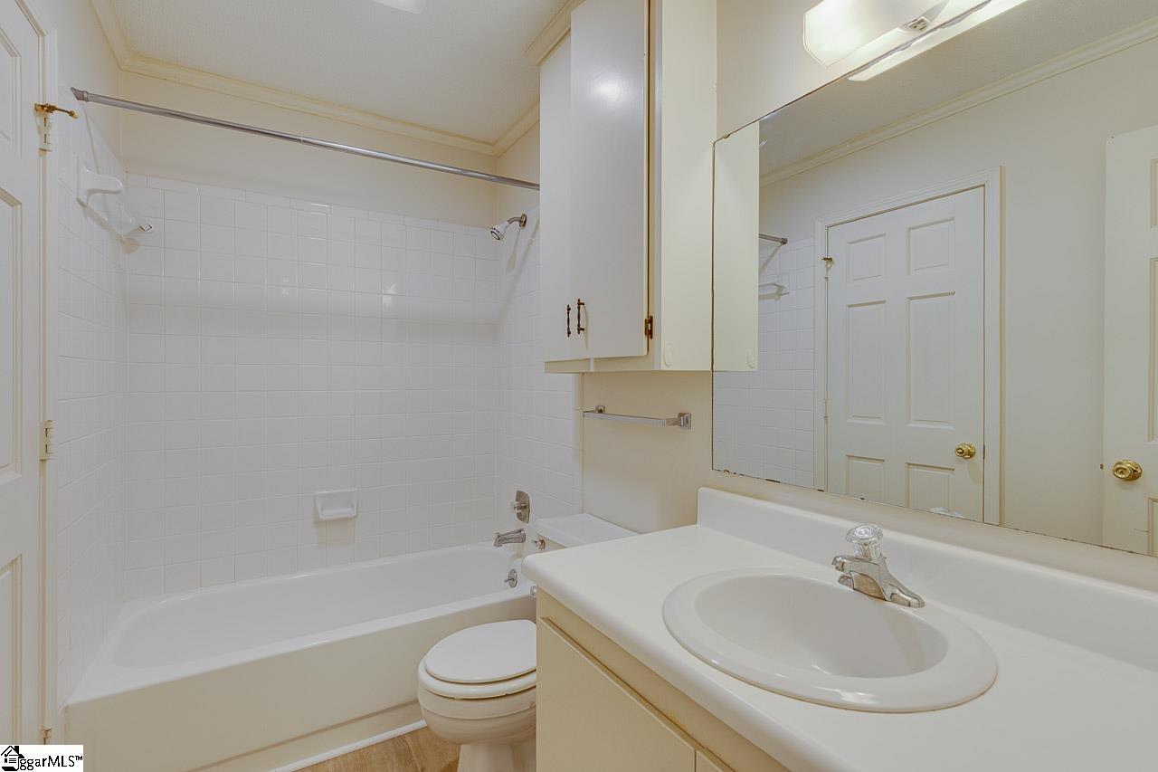 412 John Street Property Photo 11