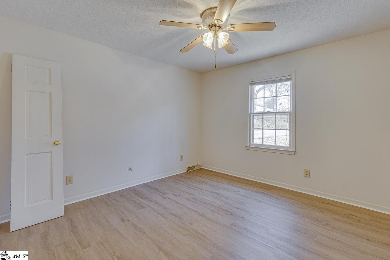 412 John Street Property Photo 12