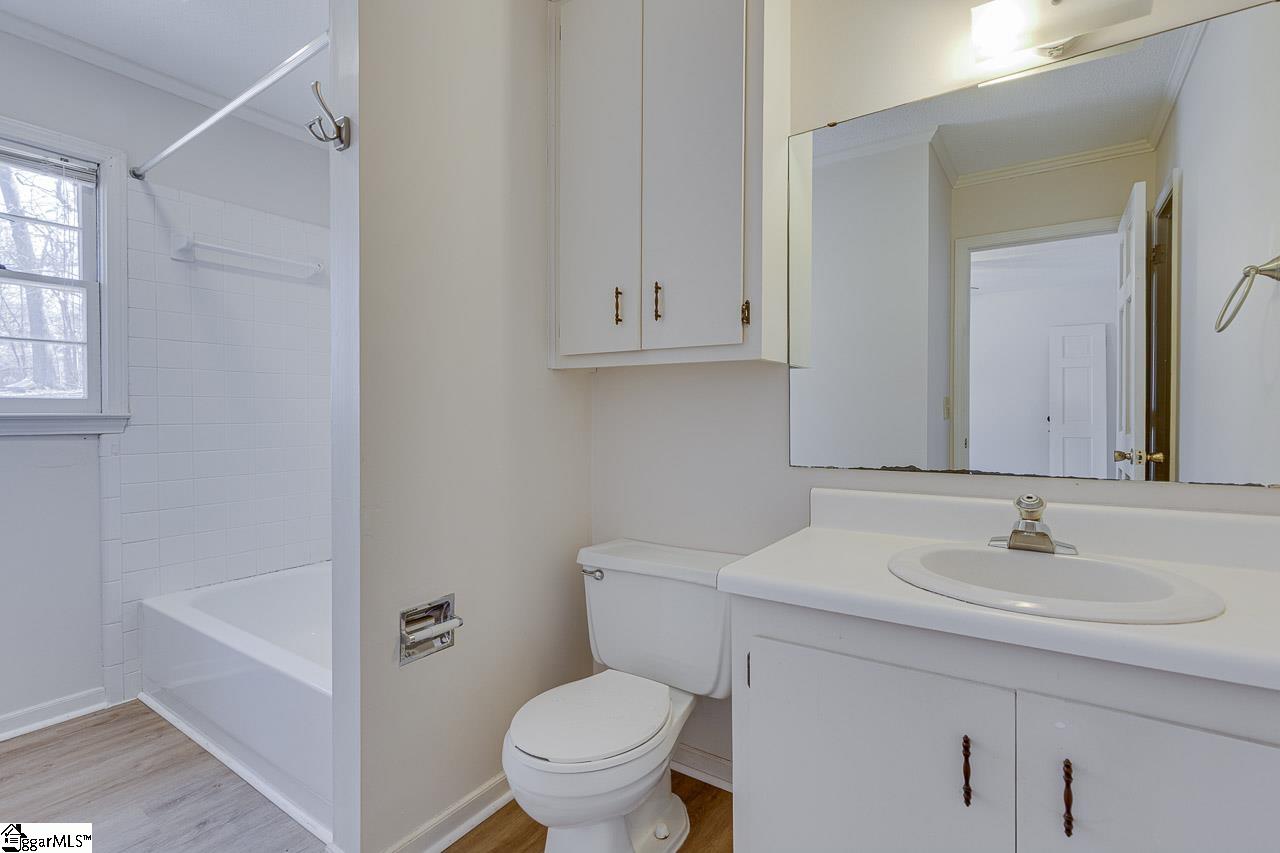 412 John Street Property Photo 14