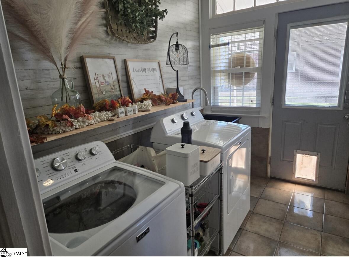 211 Duke Street Property Photo 13