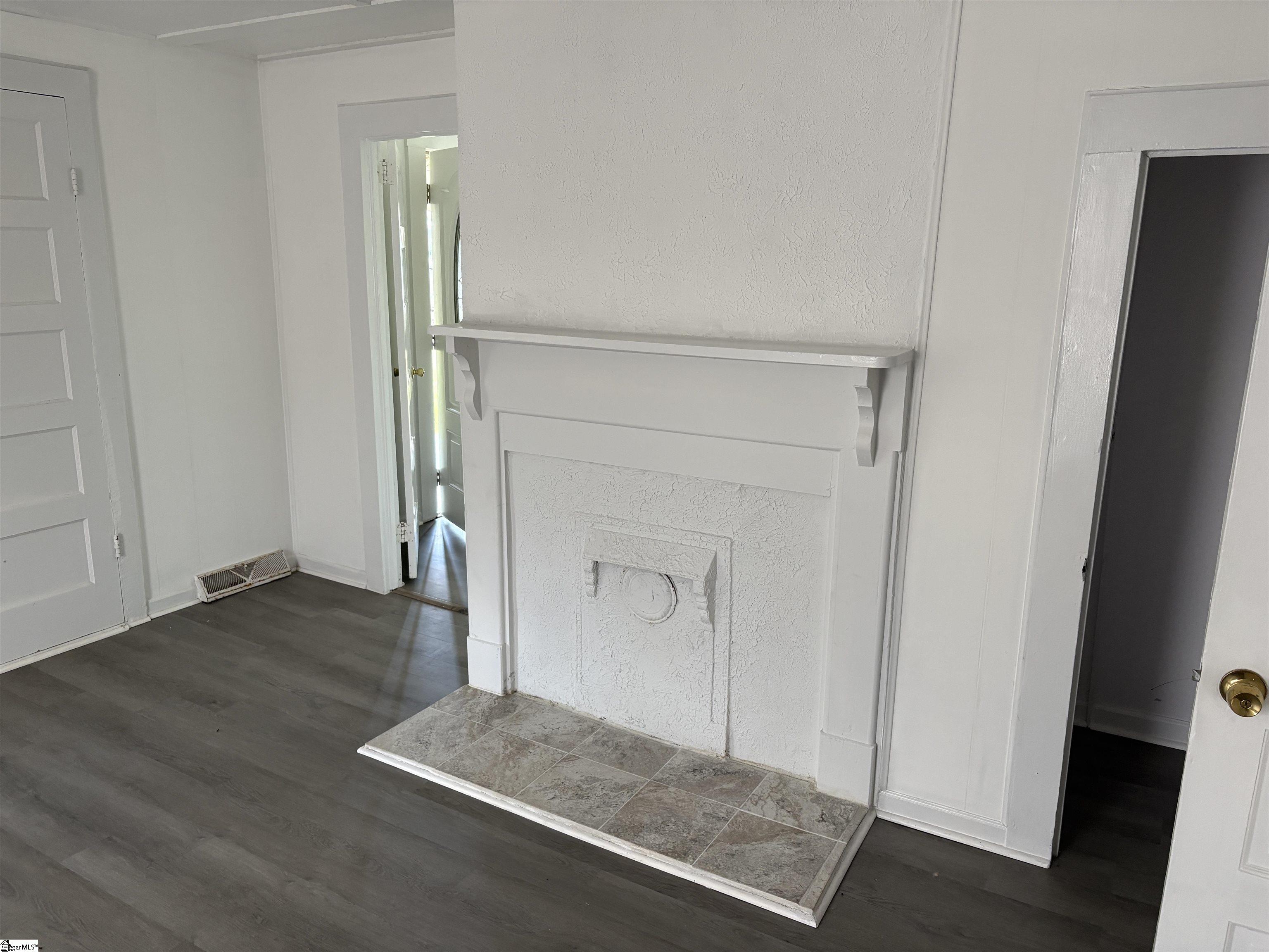 24 Adger Street Property Photo 9