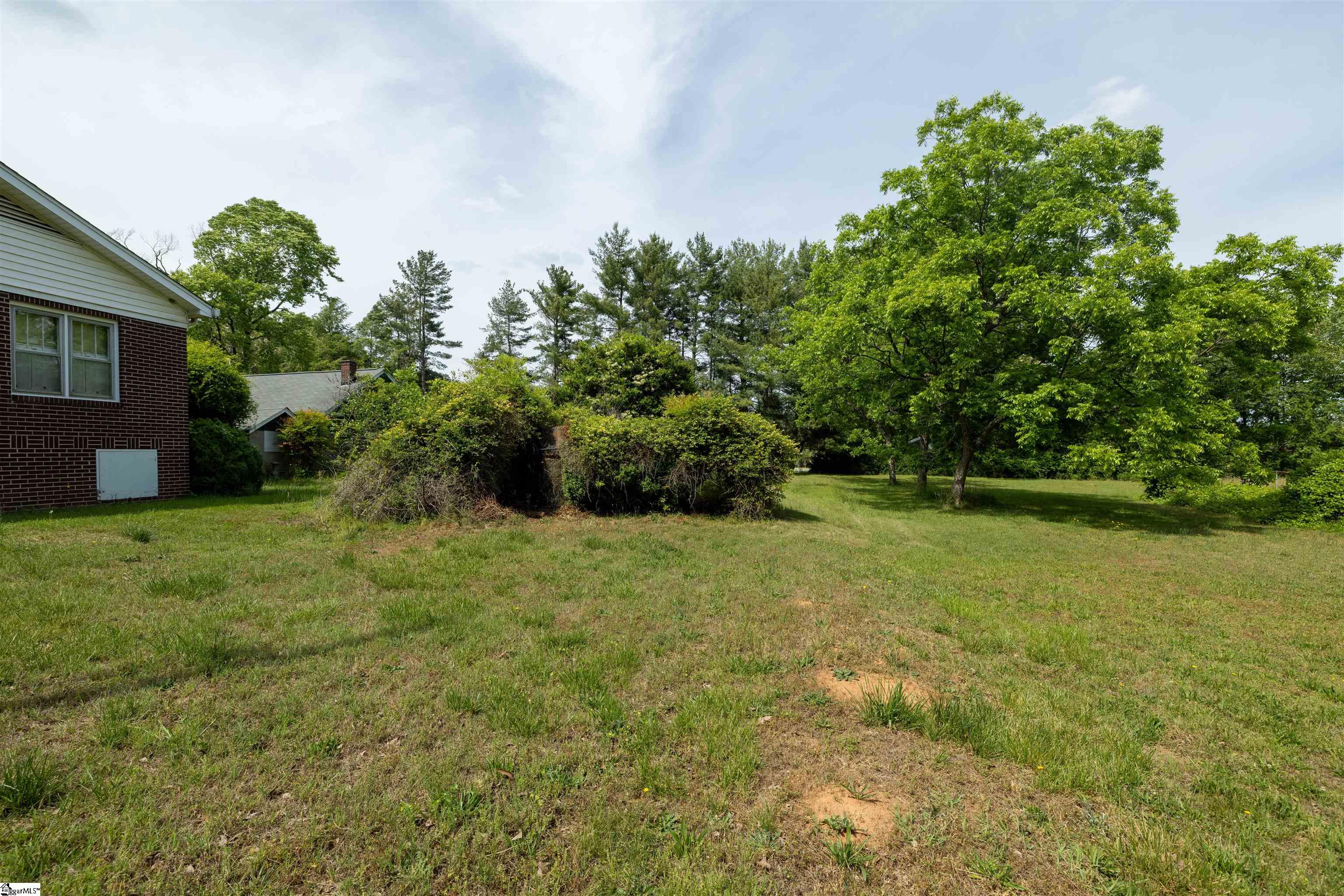 1006 Garlington Road Property Photo 11